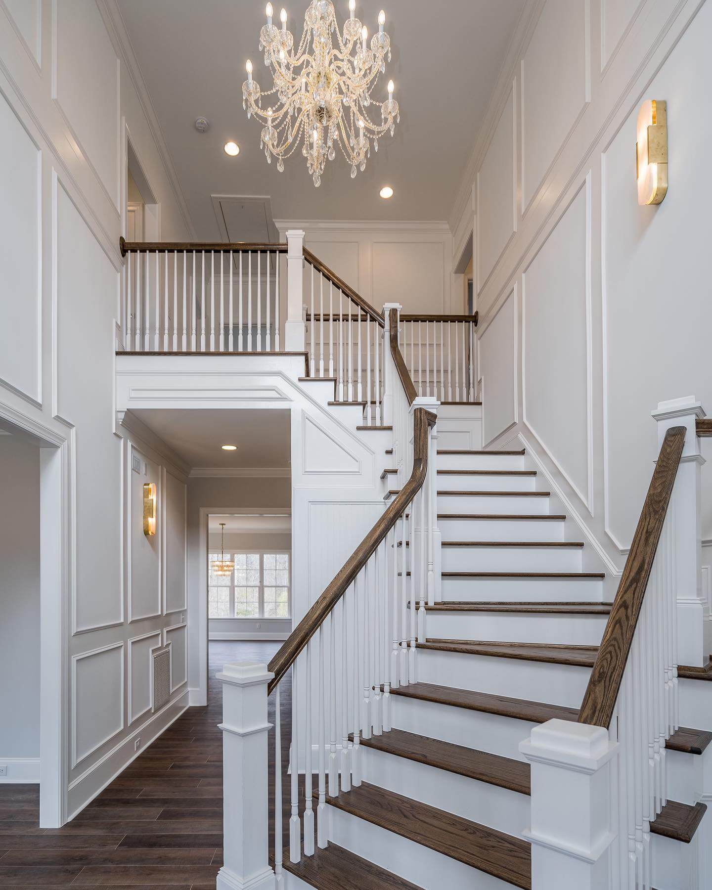 10 Stunning Foyer Paint Color Ideas to Transform Your Home's Entrance 1