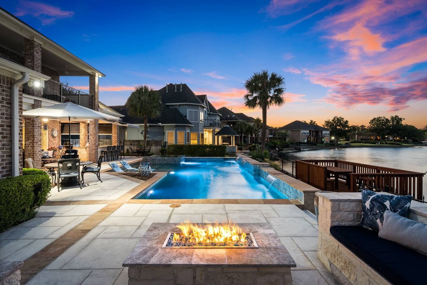 Backyard Fire Pit Ideas to Transform Your Outdoor Space 1