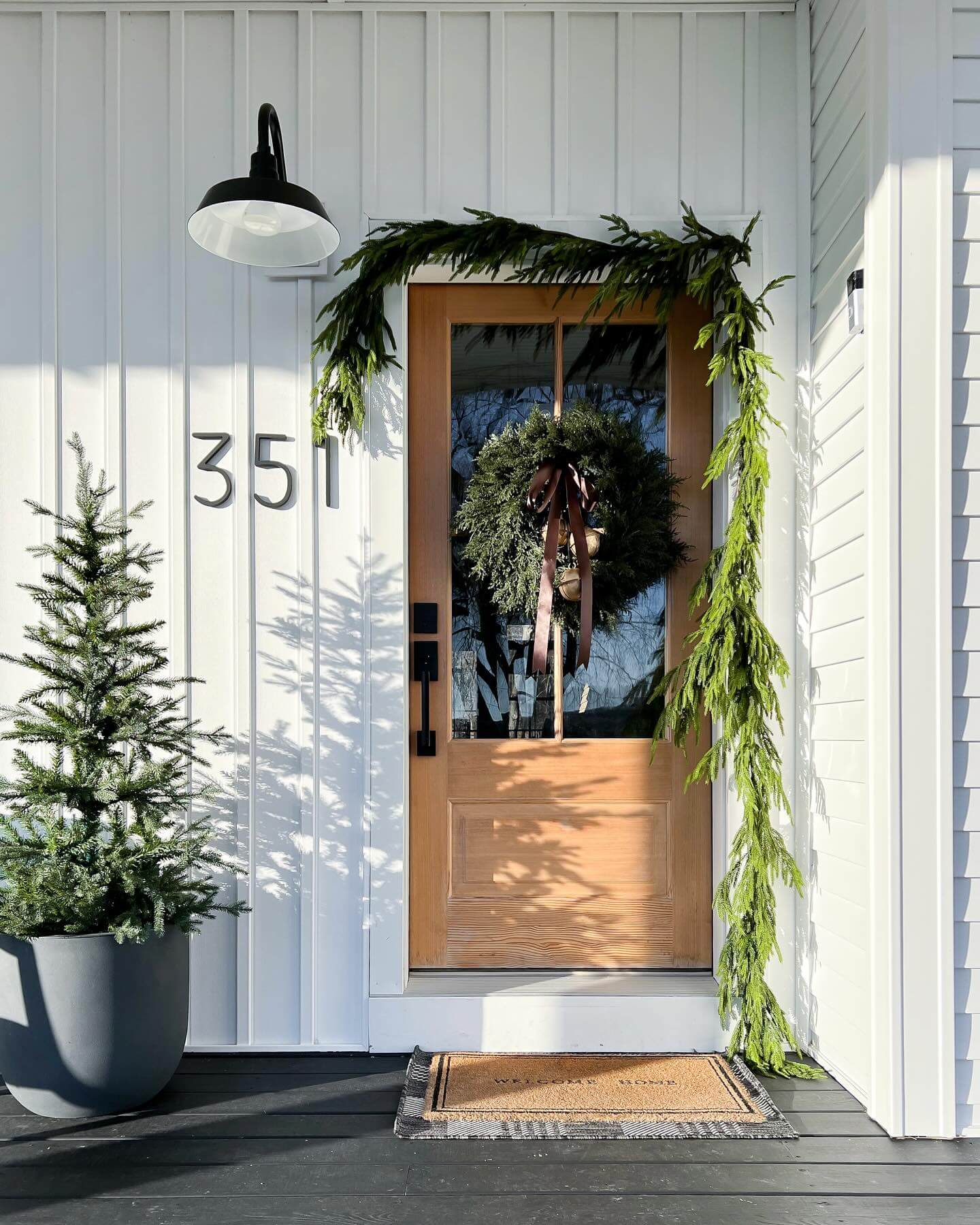 10 Enchanting Front Porch Decor Ideas That Will Transform Your Outdoor Space 10