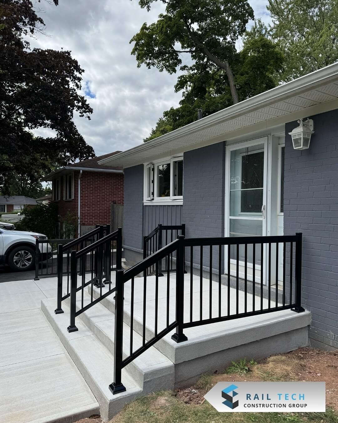 10 Stunning Porch Railing Ideas to Elevate Your Outdoor Space 10