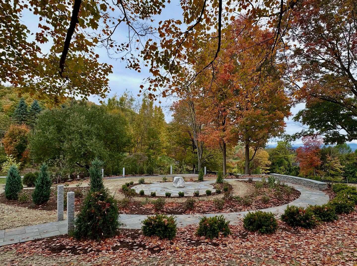 Unique Memorial Garden Ideas to Create a Serene Tribute 10