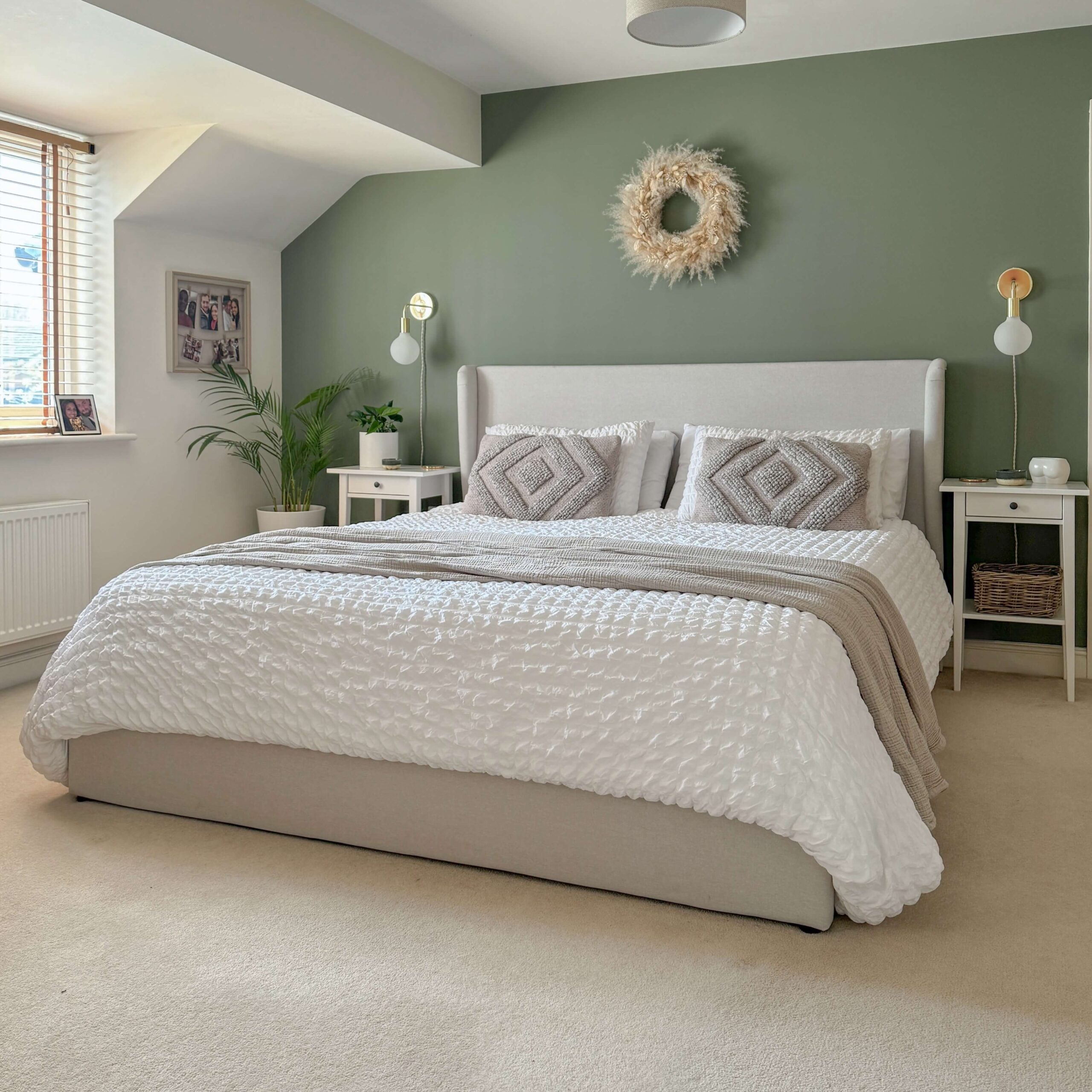 Transform Your Space: Stunning Bedroom Accent Wall Ideas to Inspire Your Next Redesign 10