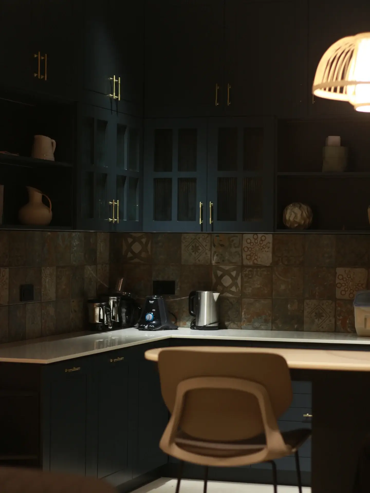 10 Captivating Moody Kitchen Ideas to Transform Your Cooking Space 10