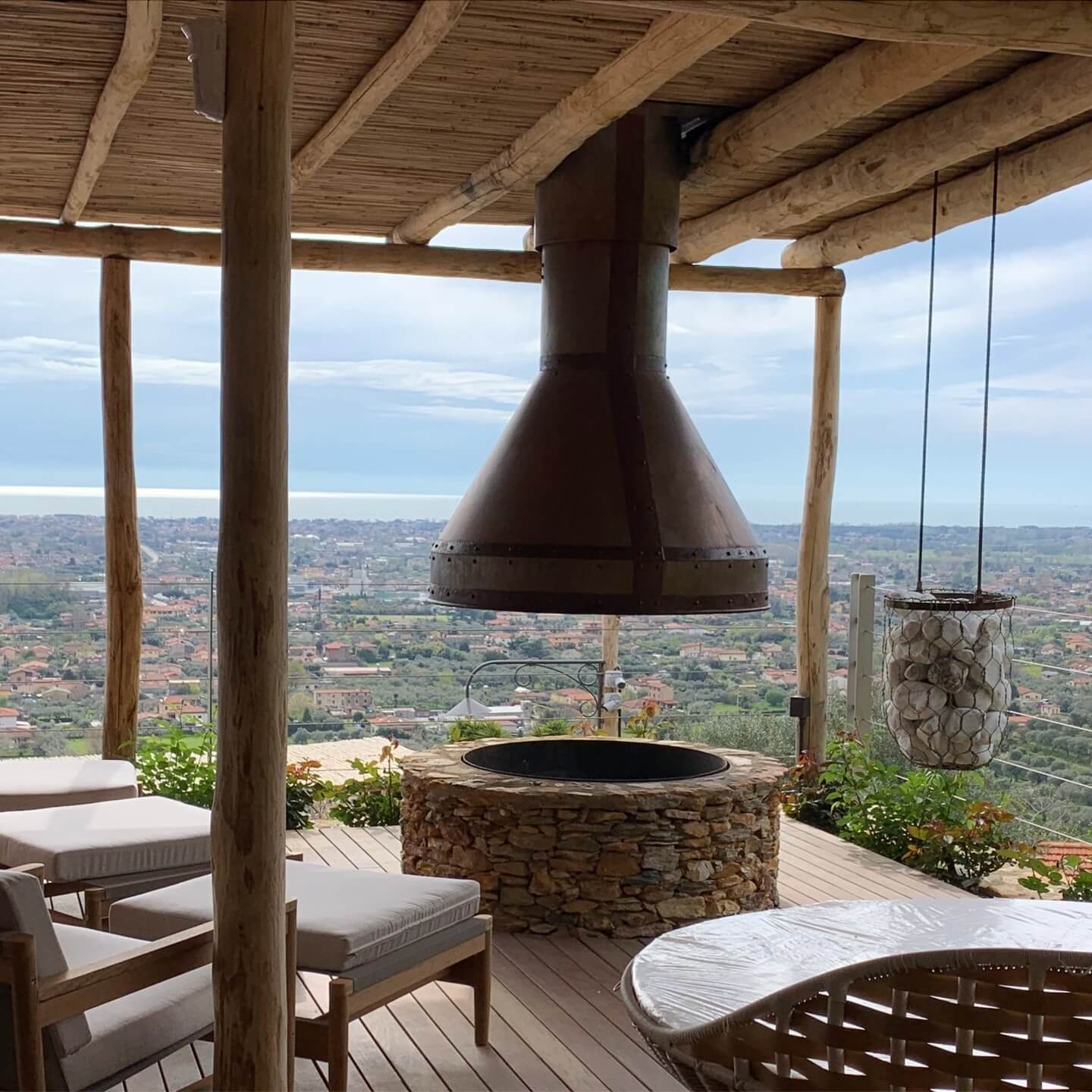 Transform Your Backyard with These Creative Outdoor Fire Pit Seating Area Ideas 11