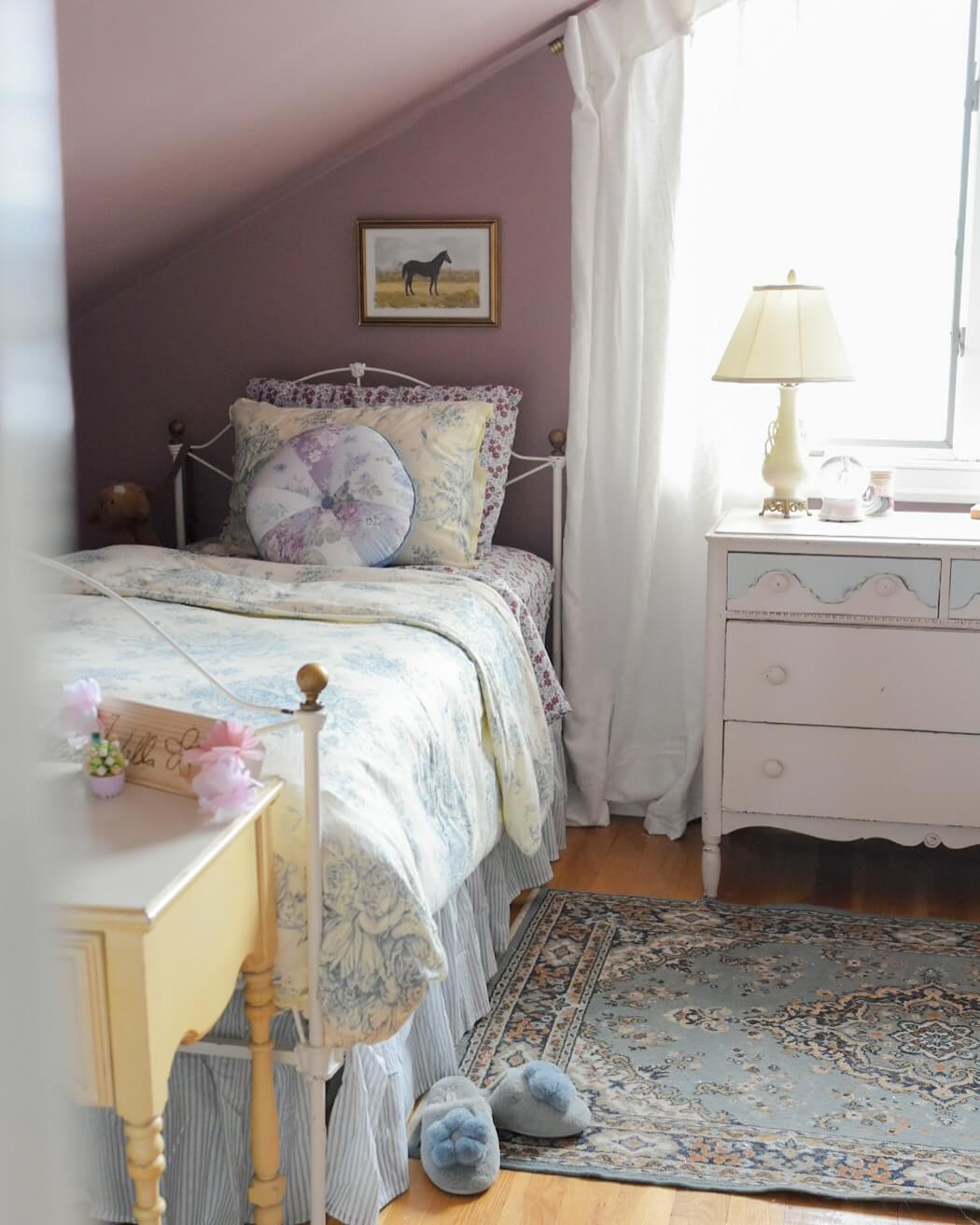 Transform Your Space: 10 Stunning Mauve Bedroom Ideas for a Serene Sanctuary 11