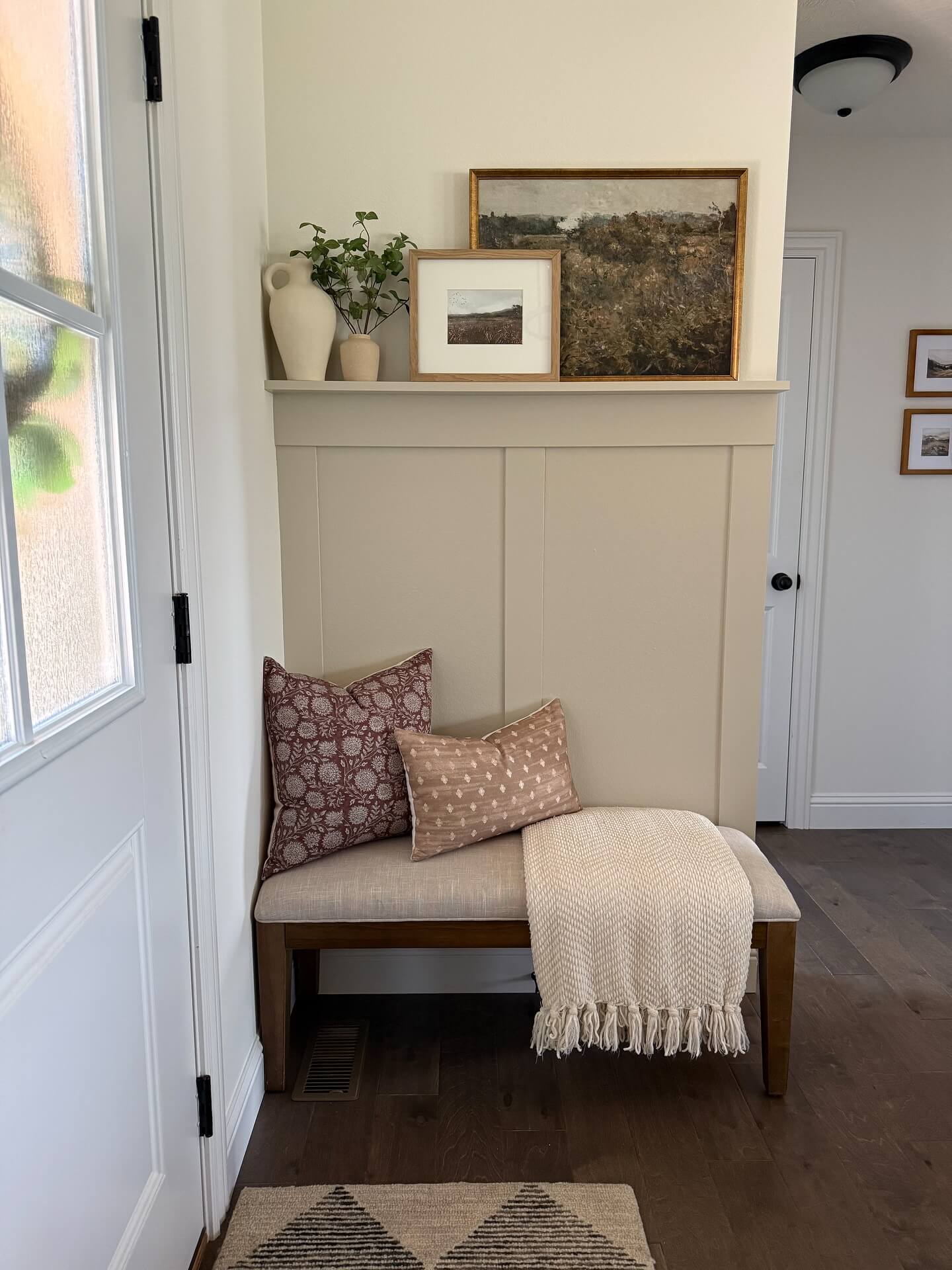 Transform Your Home's First Impression: 10 Stunning Entryway Accent Wall Ideas 11