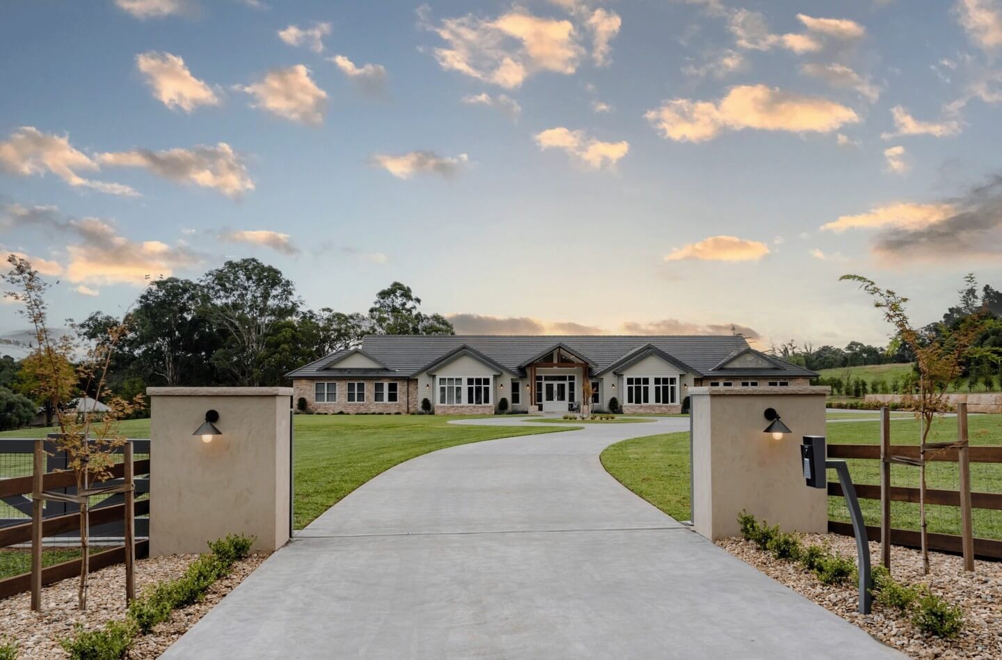 Transform Your Curb Appeal: Inexpensive Driveway Edging Ideas That Make a Big Impact 11