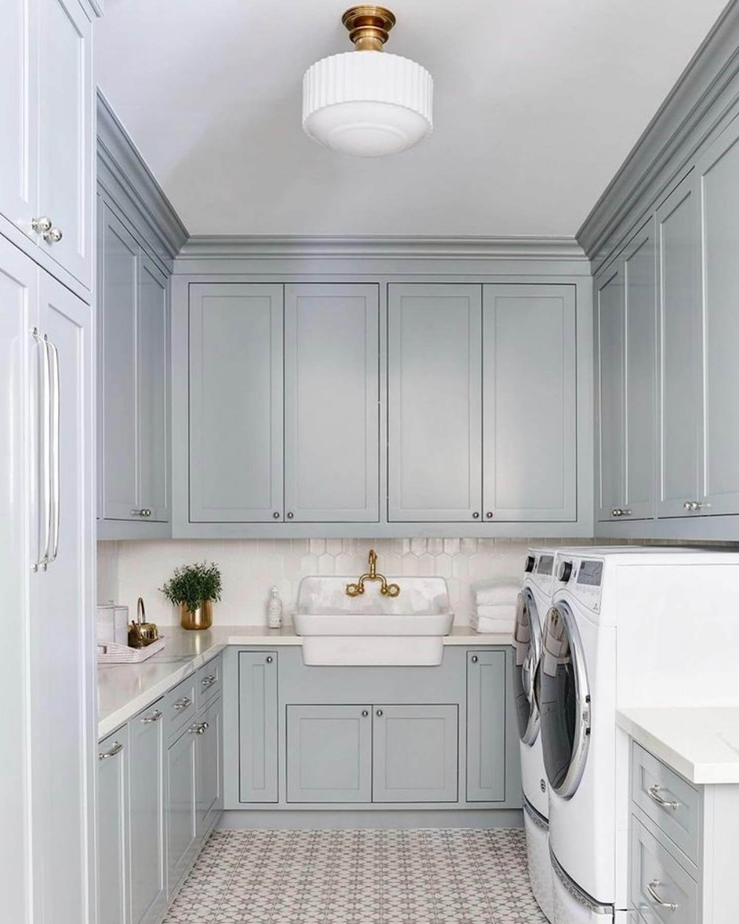 Brighten Up Your Space: Stunning Laundry Room Lighting Decor Ideas 11