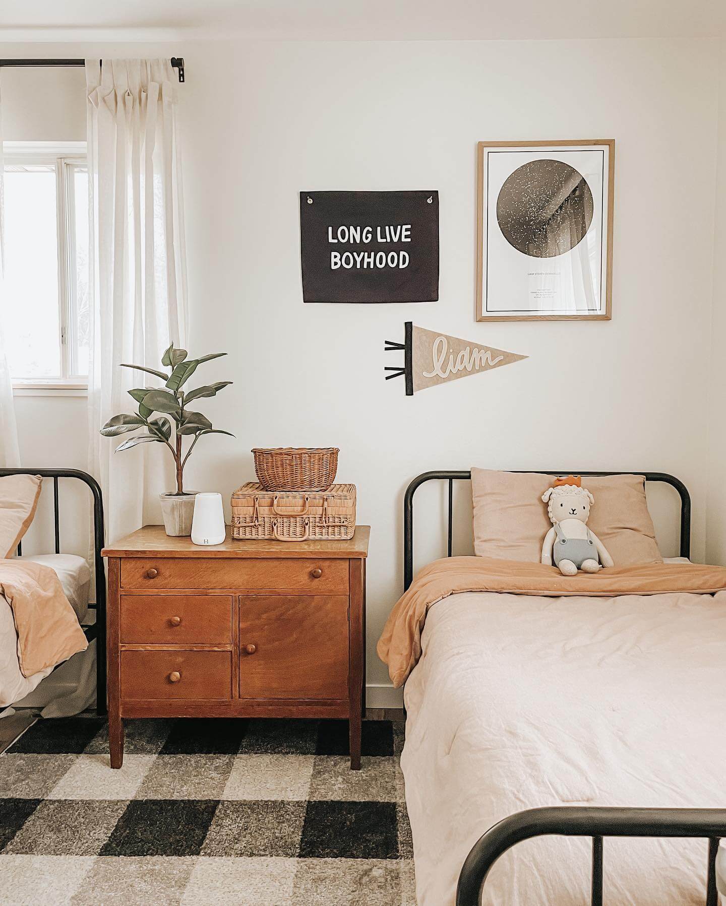 Creative Shared Boys Bedroom Ideas That Maximize Space and Style 11