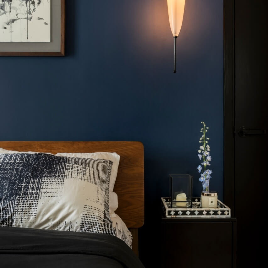 Transform Your Space: Inspiring Dark Blue Bedroom Ideas to Elevate Your Sanctuary 12