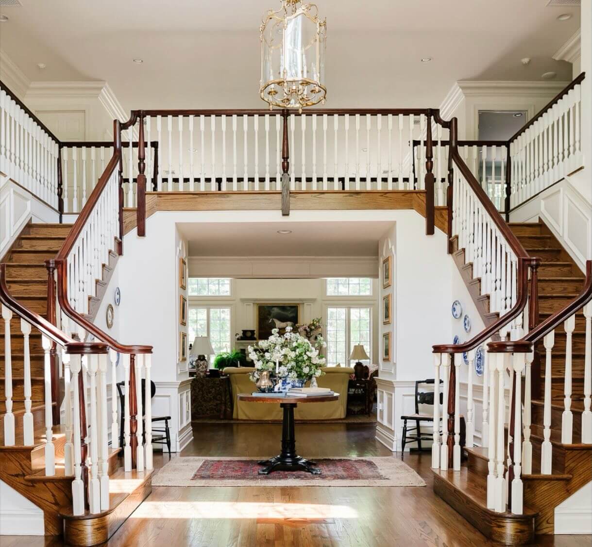 Transform Your Entryway: Inspiring Foyer Decor Ideas to Impress Every Guest 12