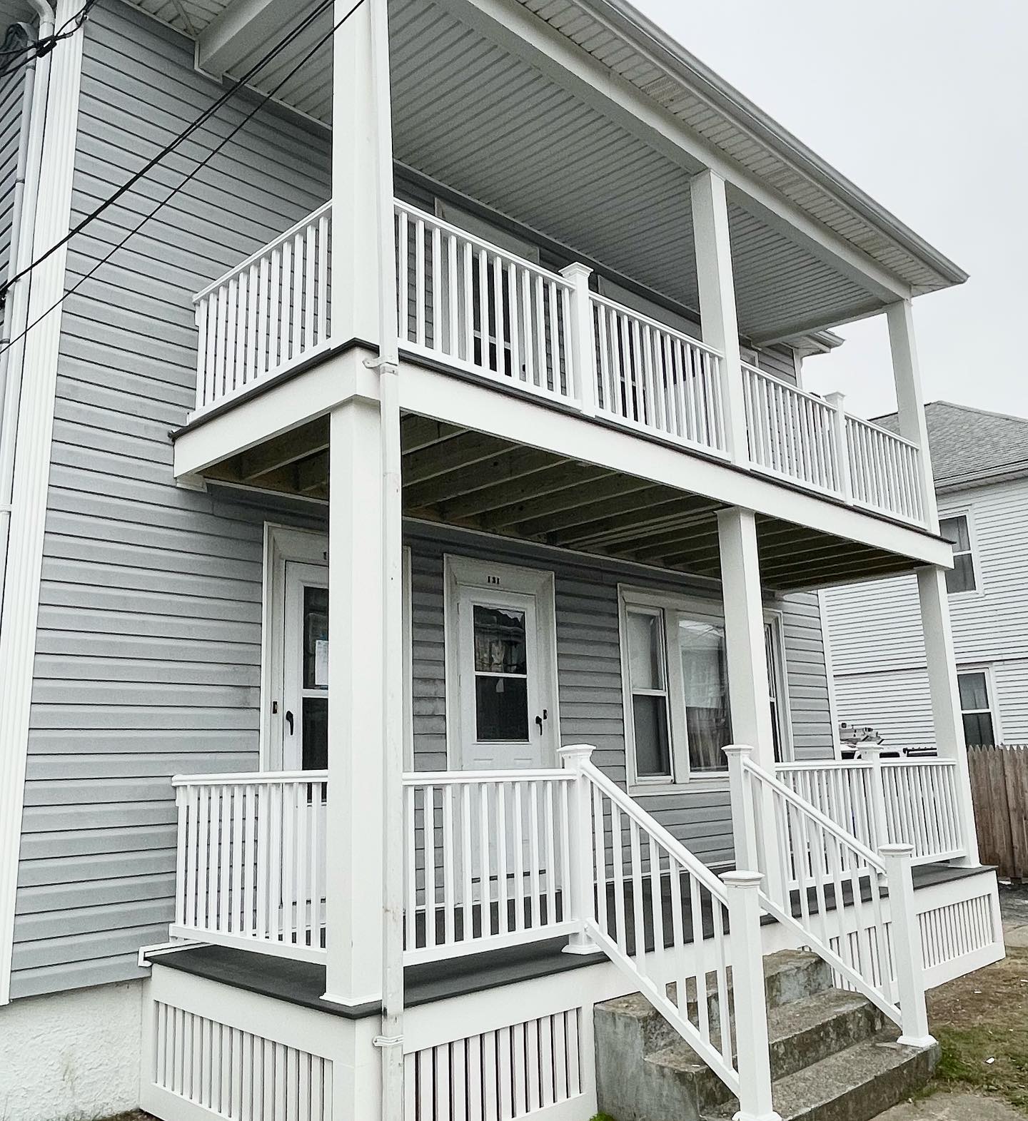 15 Stunning Double Wide Front Porch Ideas to Transform Your Home 13