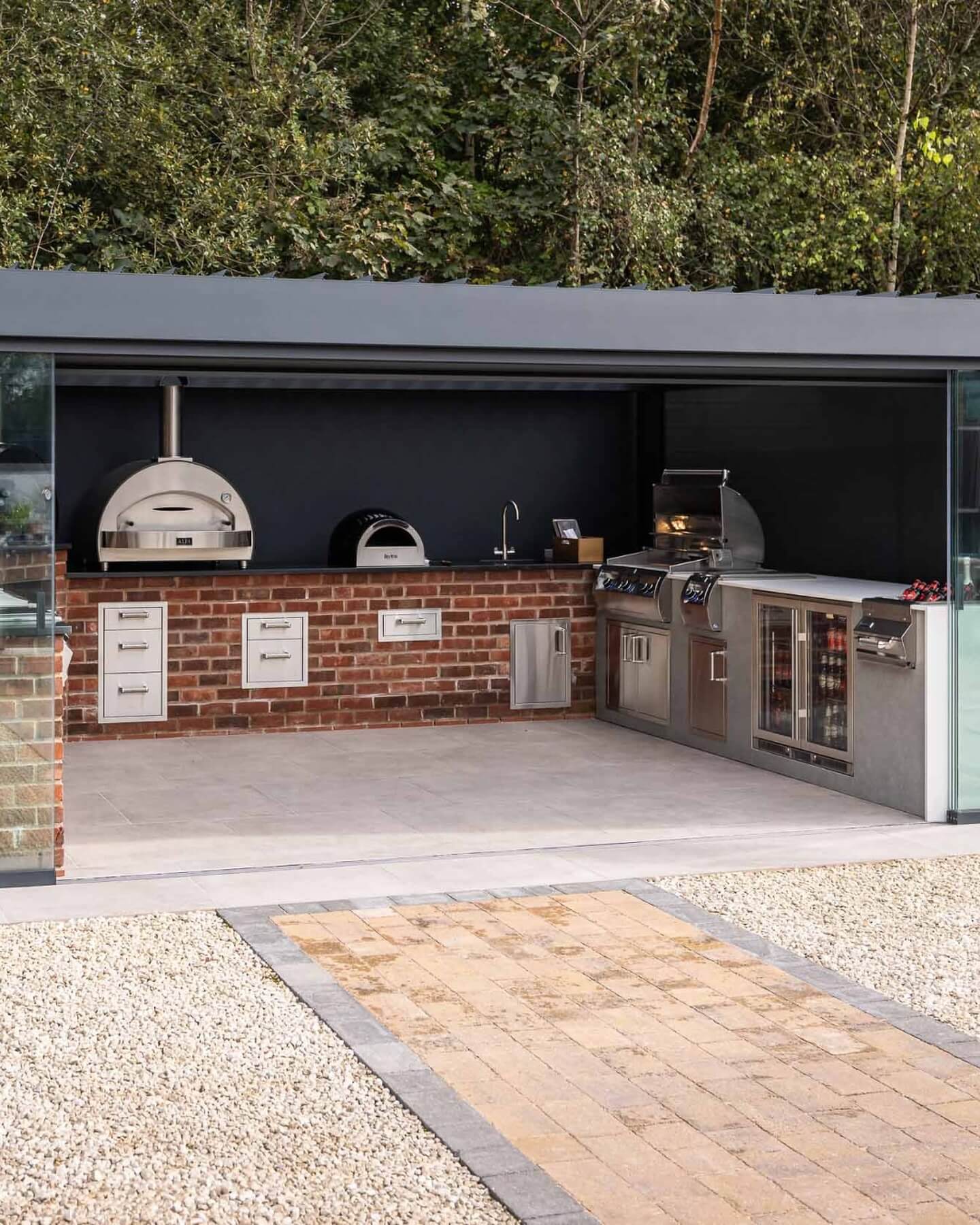 10 Outdoor Kitchen Ideas That Will Transform Your Backyard Into a Culinary Haven 13