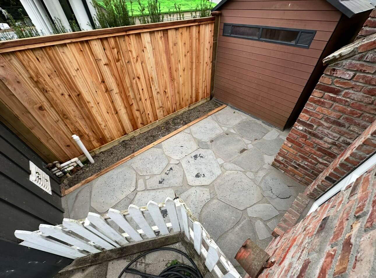 Transform Your Garden Oasis: 10 Innovative Fence Trellis Ideas 13