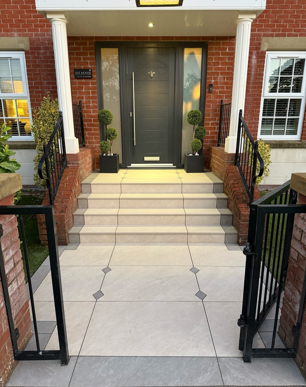 10 Stunning Front Porch Step Ideas to Elevate Your Home's Curb Appeal 13