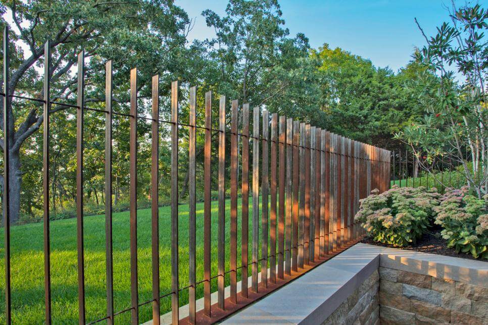 Creative Corner Fence Ideas to Elevate Your Outdoor Space 13