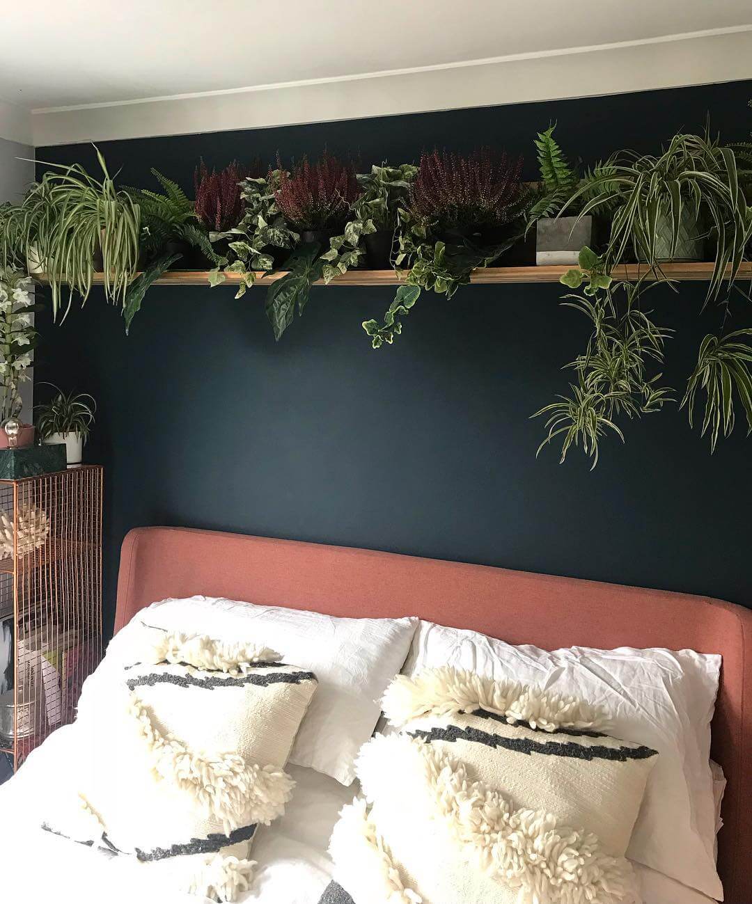 Transform Your Space: Inspiring Dark Blue Bedroom Ideas to Elevate Your Sanctuary 13