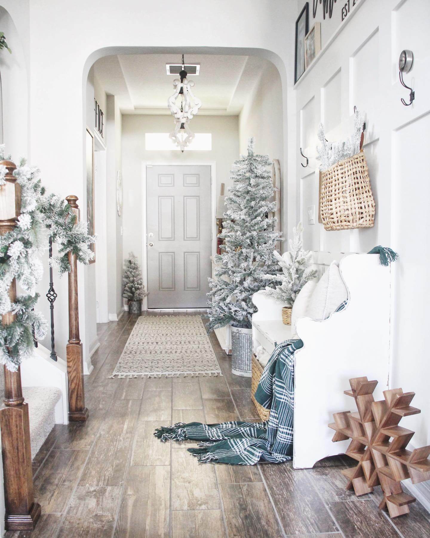 Cozy Up Your Home: 10 Captivating Farmhouse Winter Decor Ideas 13