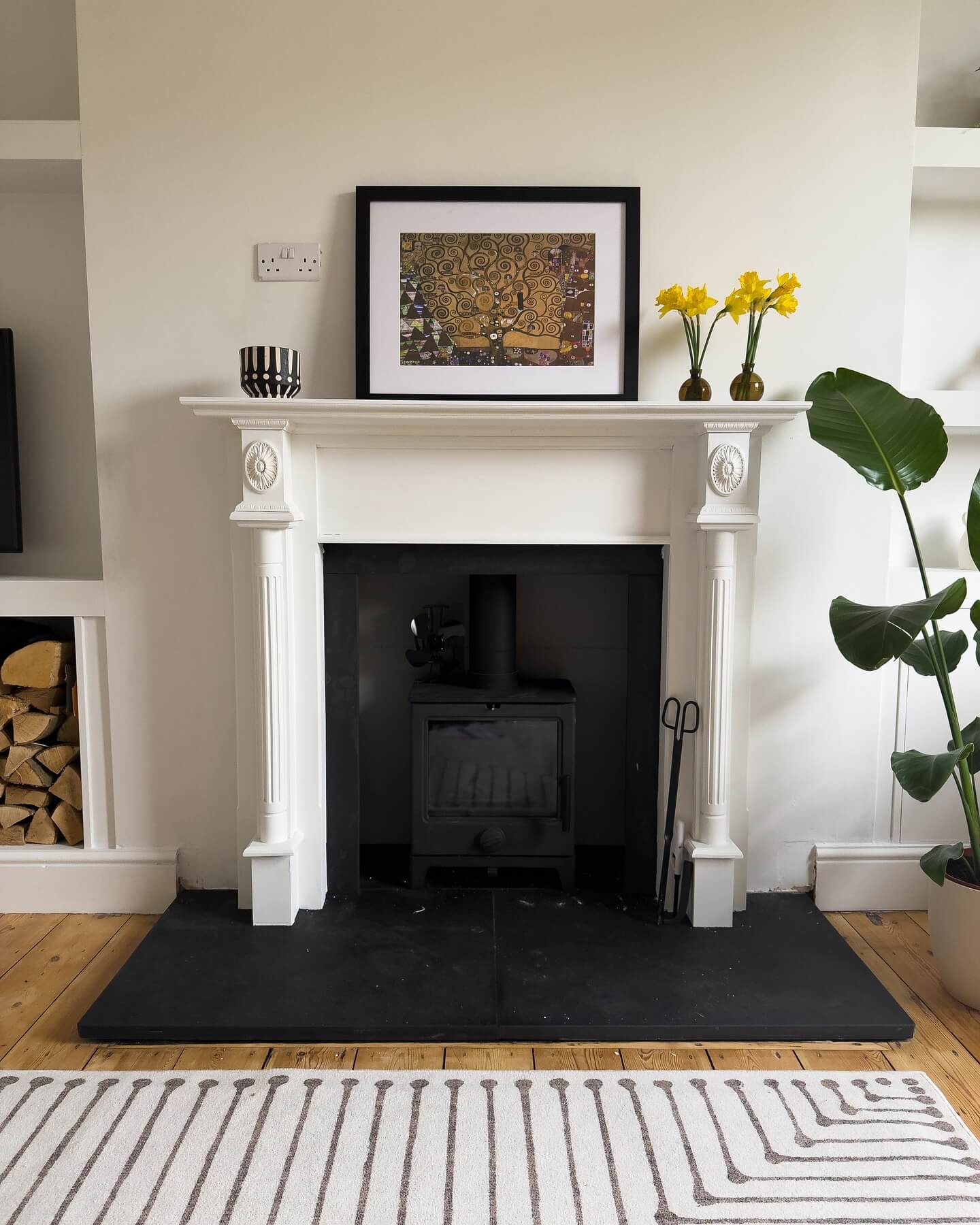 Cozy Living Room Fireplace Ideas to Transform Your Space 14