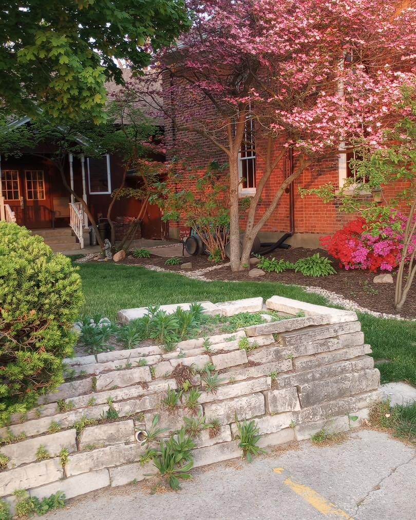 Unique Memorial Garden Ideas to Create a Serene Tribute 14