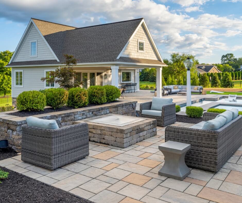 Transform Your Backyard with These Creative Outdoor Fire Pit Seating Area Ideas 14