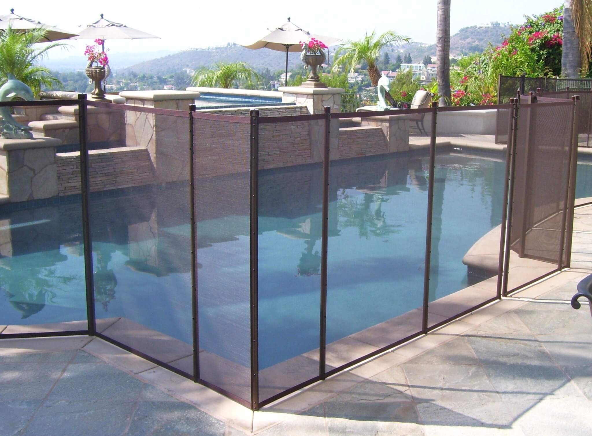 Creative Corner Fence Ideas to Elevate Your Outdoor Space 14