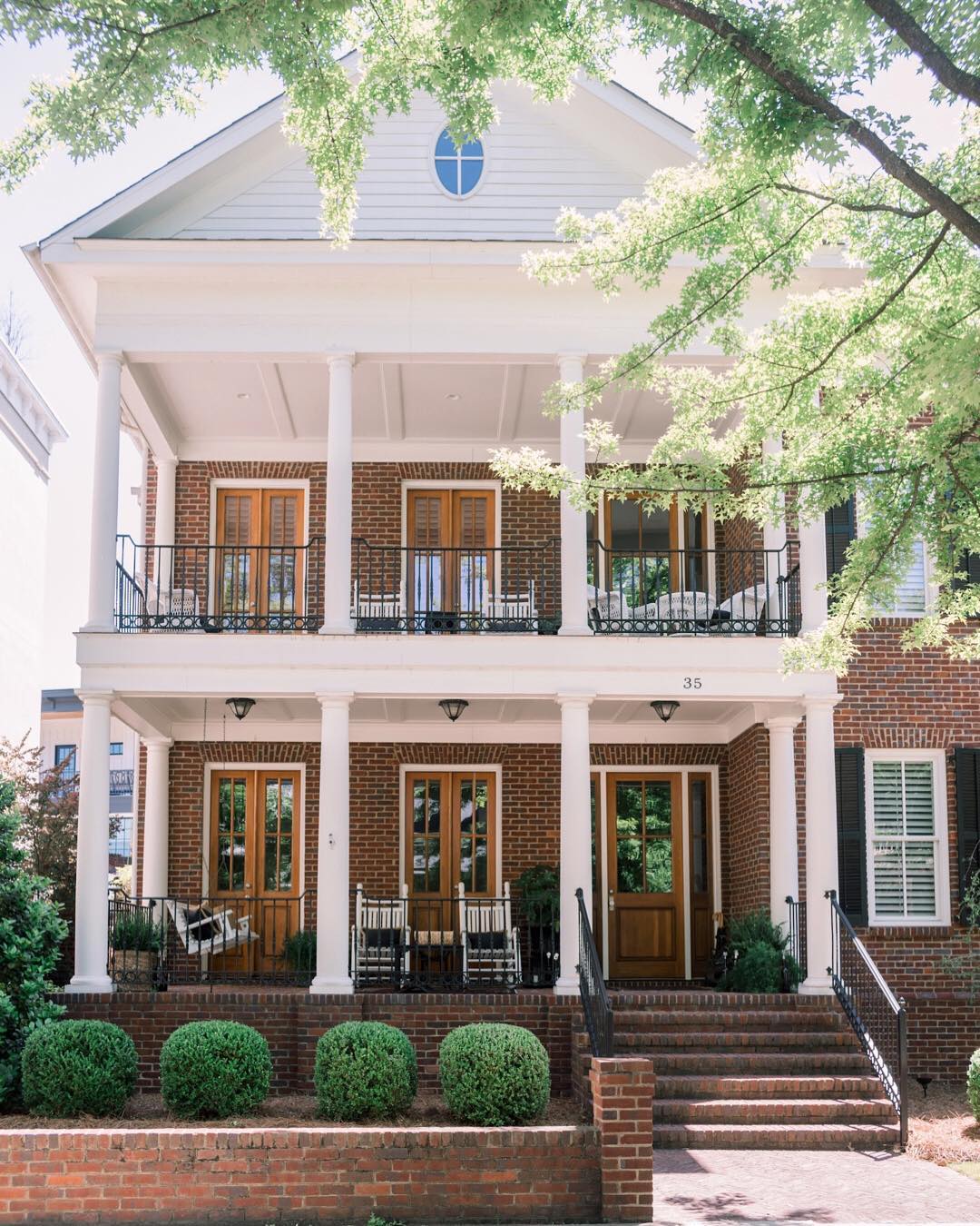 15 Stunning Double Wide Front Porch Ideas to Transform Your Home 14