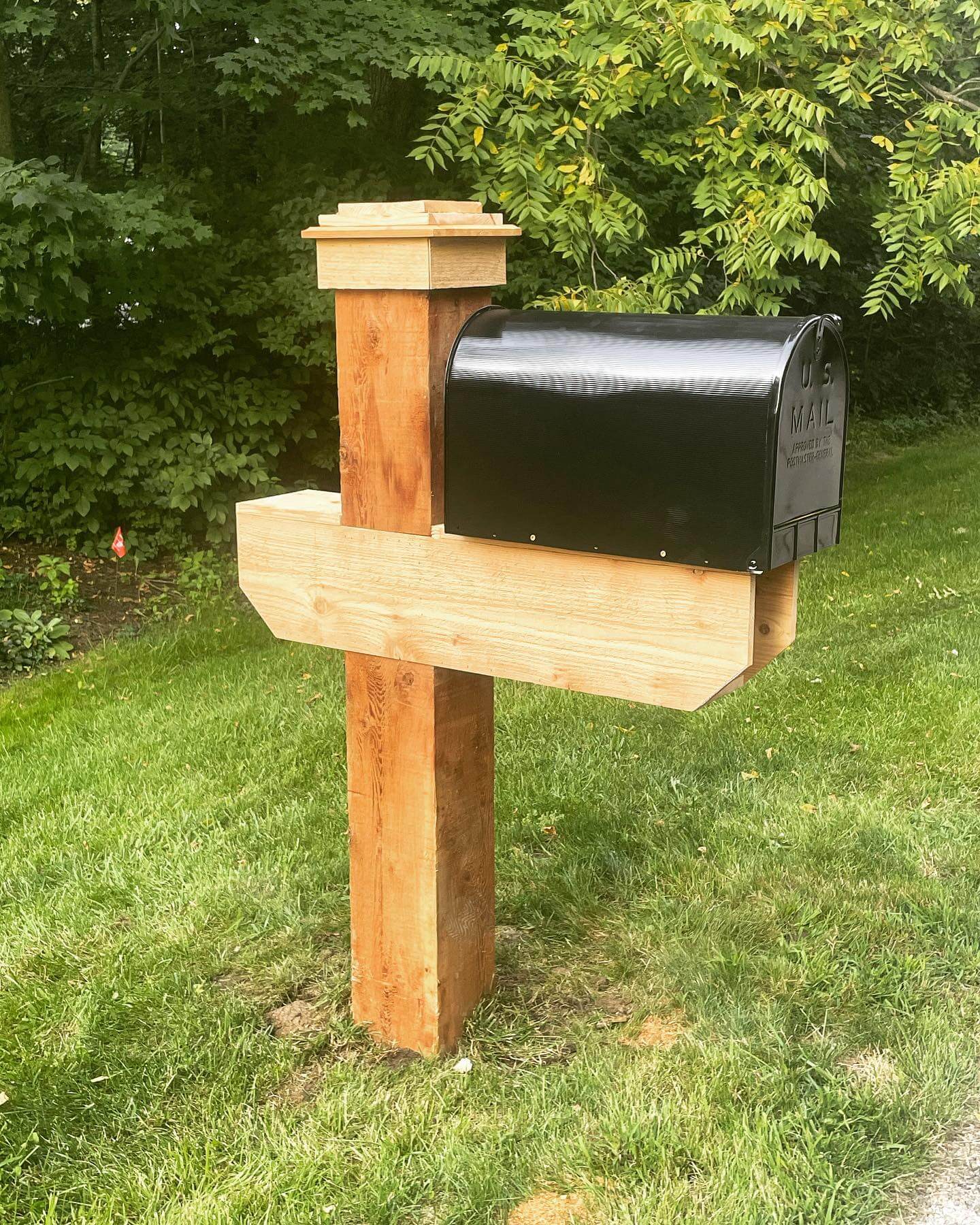 Creative Mailbox Decor Ideas: Transform Your Curb Appeal with Artistic Flair 15