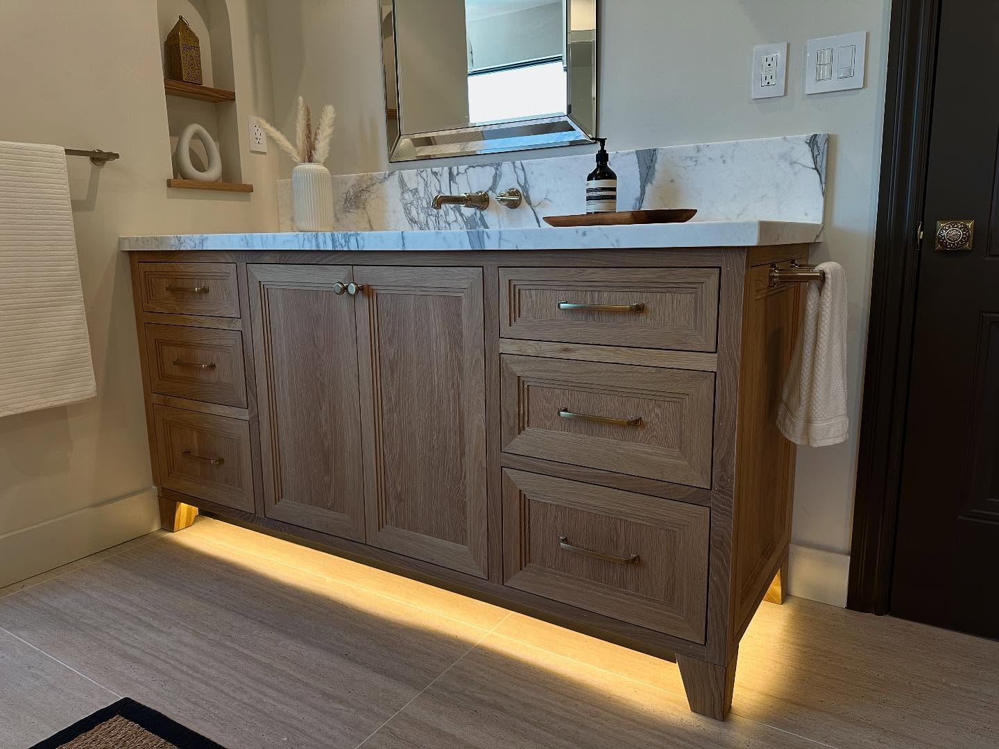 Transform Your Space: 10 Modern Bathroom Cabinet Ideas for a Stylish Makeover 15