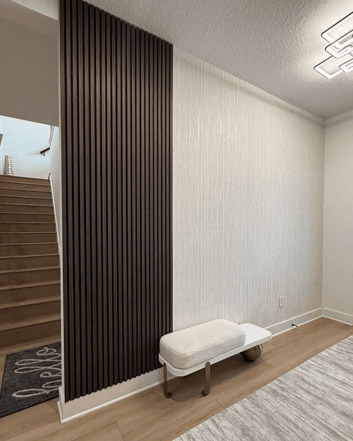 Transform Your Home's First Impression: 10 Stunning Entryway Accent Wall Ideas 15