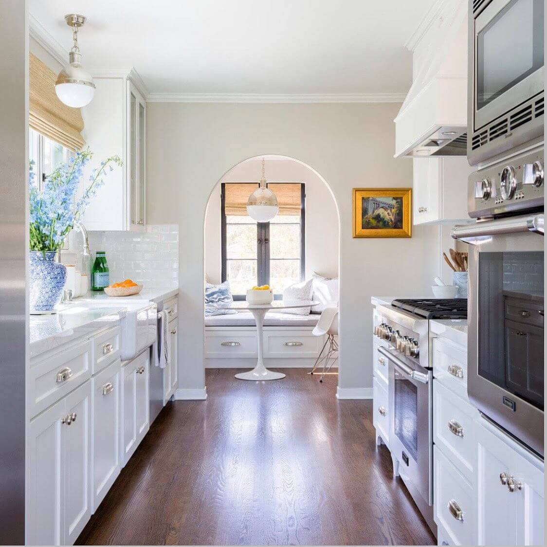 Cozy and Chic: Transform Your Kitchen with These Breakfast Nook Ideas 16