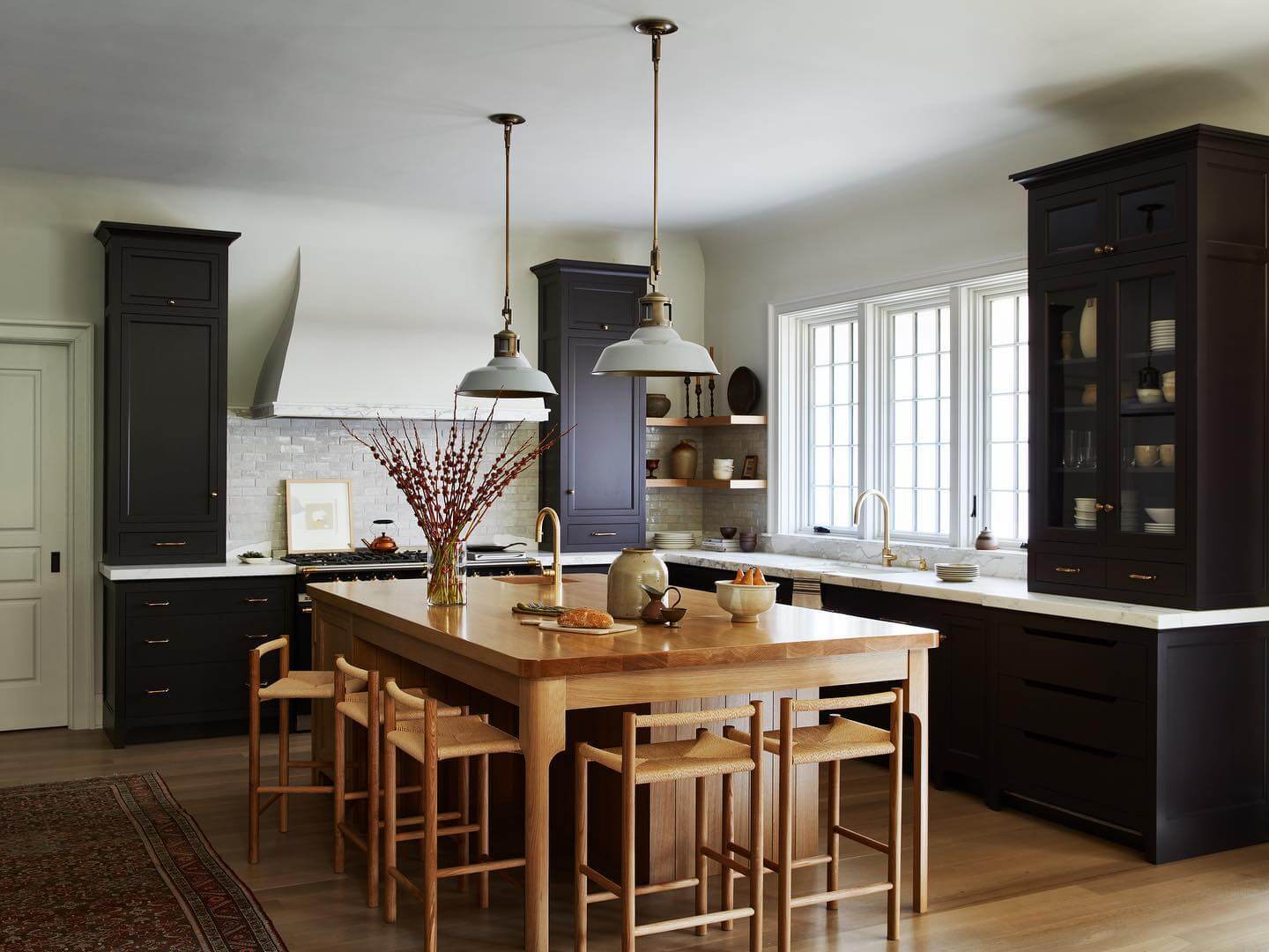 10 Captivating Moody Kitchen Ideas to Transform Your Cooking Space 16