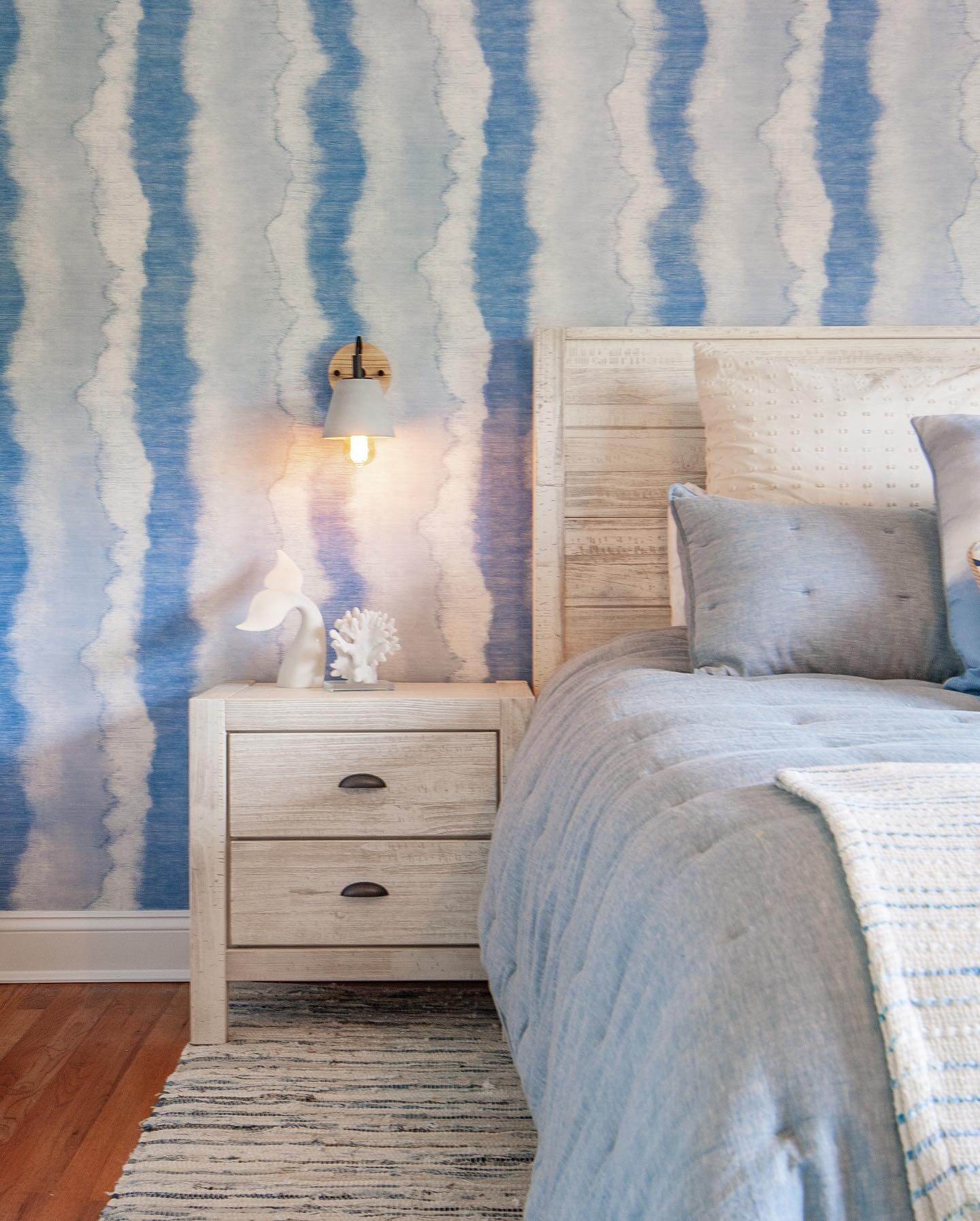 Transform Your Space: Stunning Bedroom Accent Wall Ideas to Inspire Your Next Redesign 16