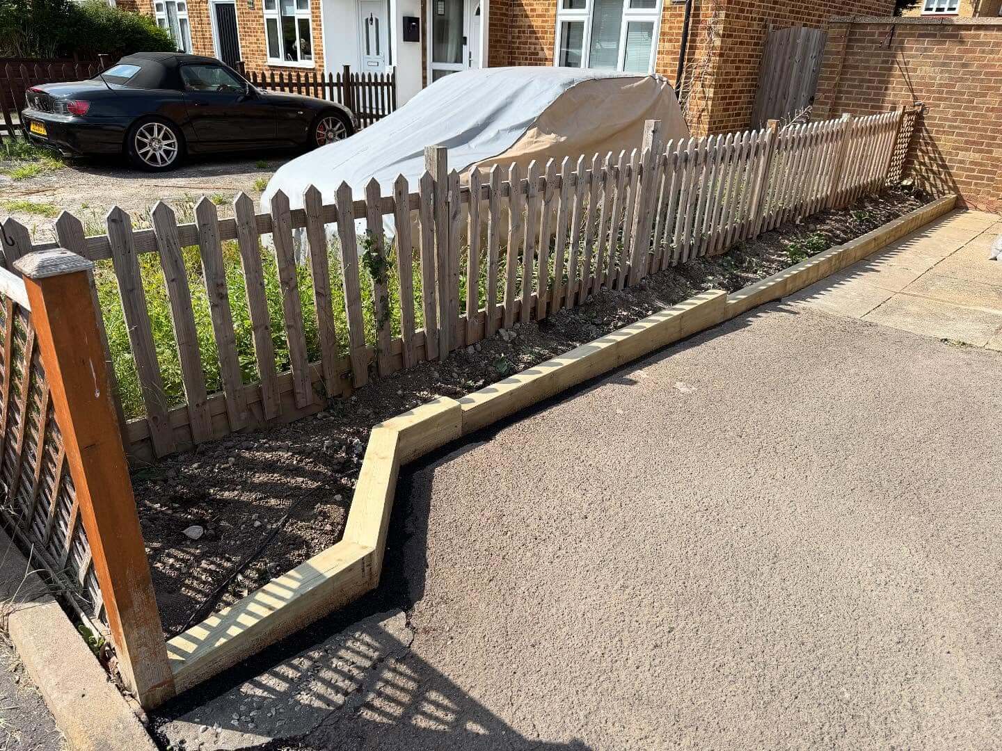 Transform Your Curb Appeal: Inexpensive Driveway Edging Ideas That Make a Big Impact 16