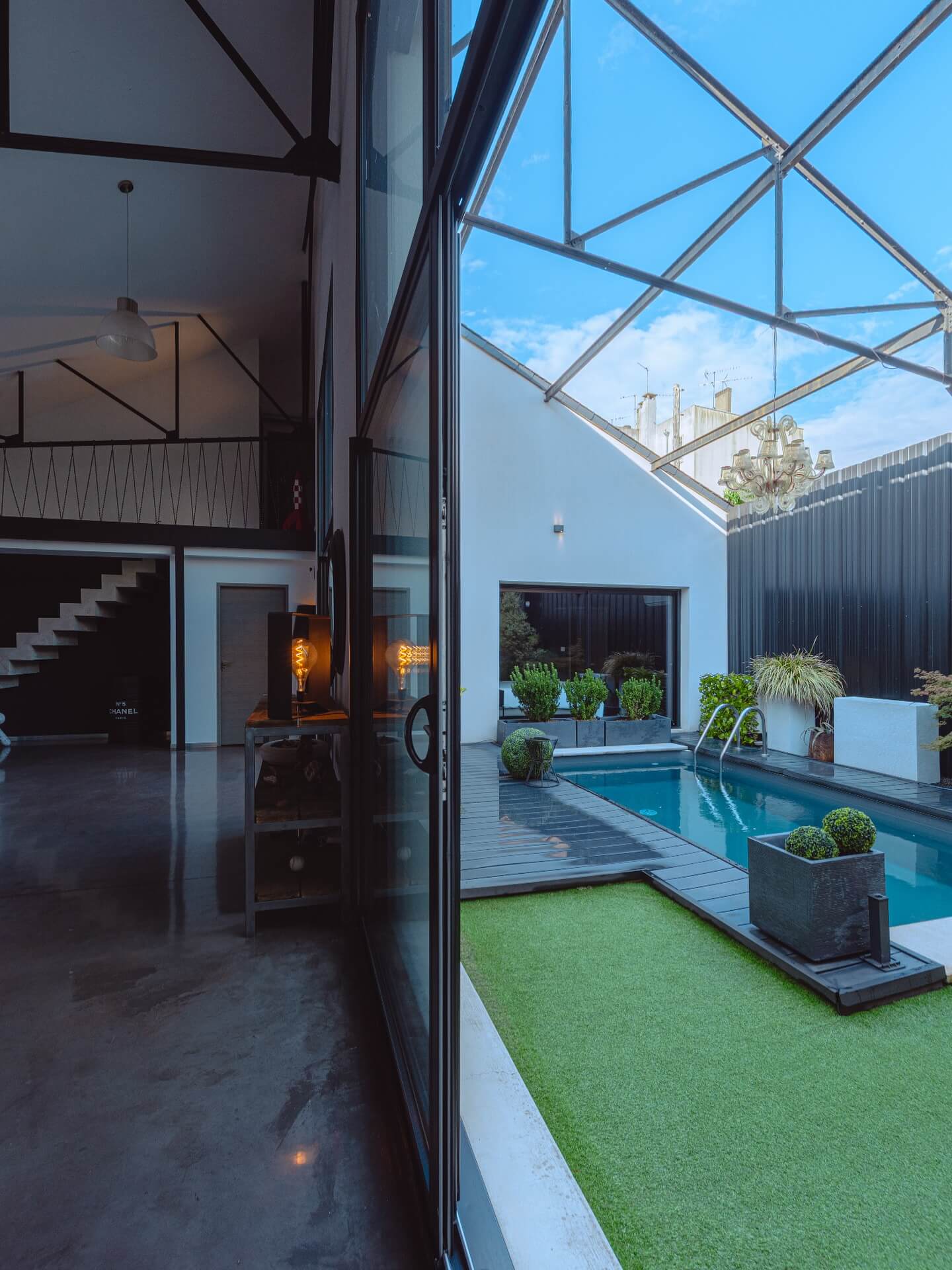 Inspiring Modern Loft House Design Ideas to Elevate Your Space 16