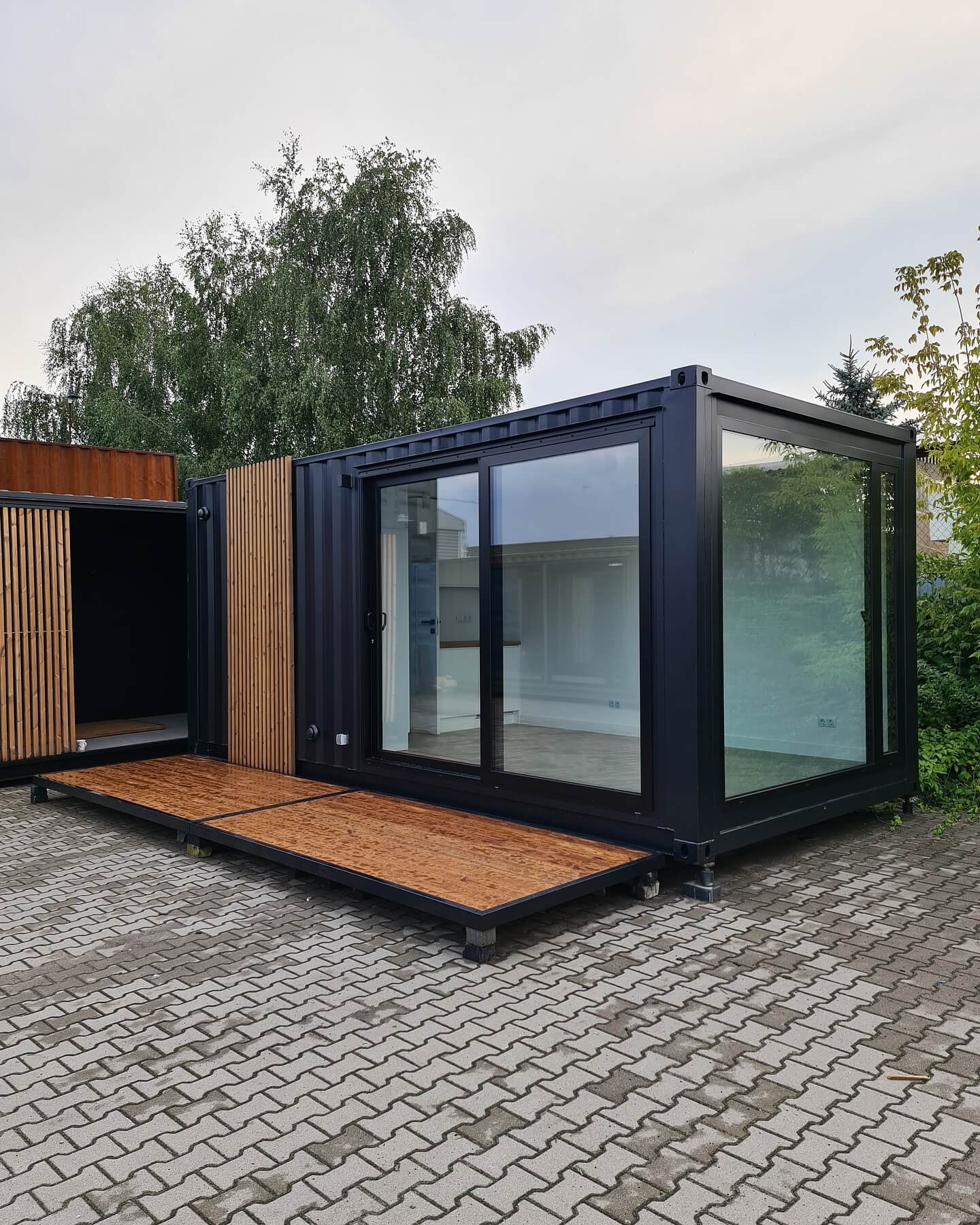 Explore Innovative Shipping Container Home Design Ideas for a Unique Living Experience 16