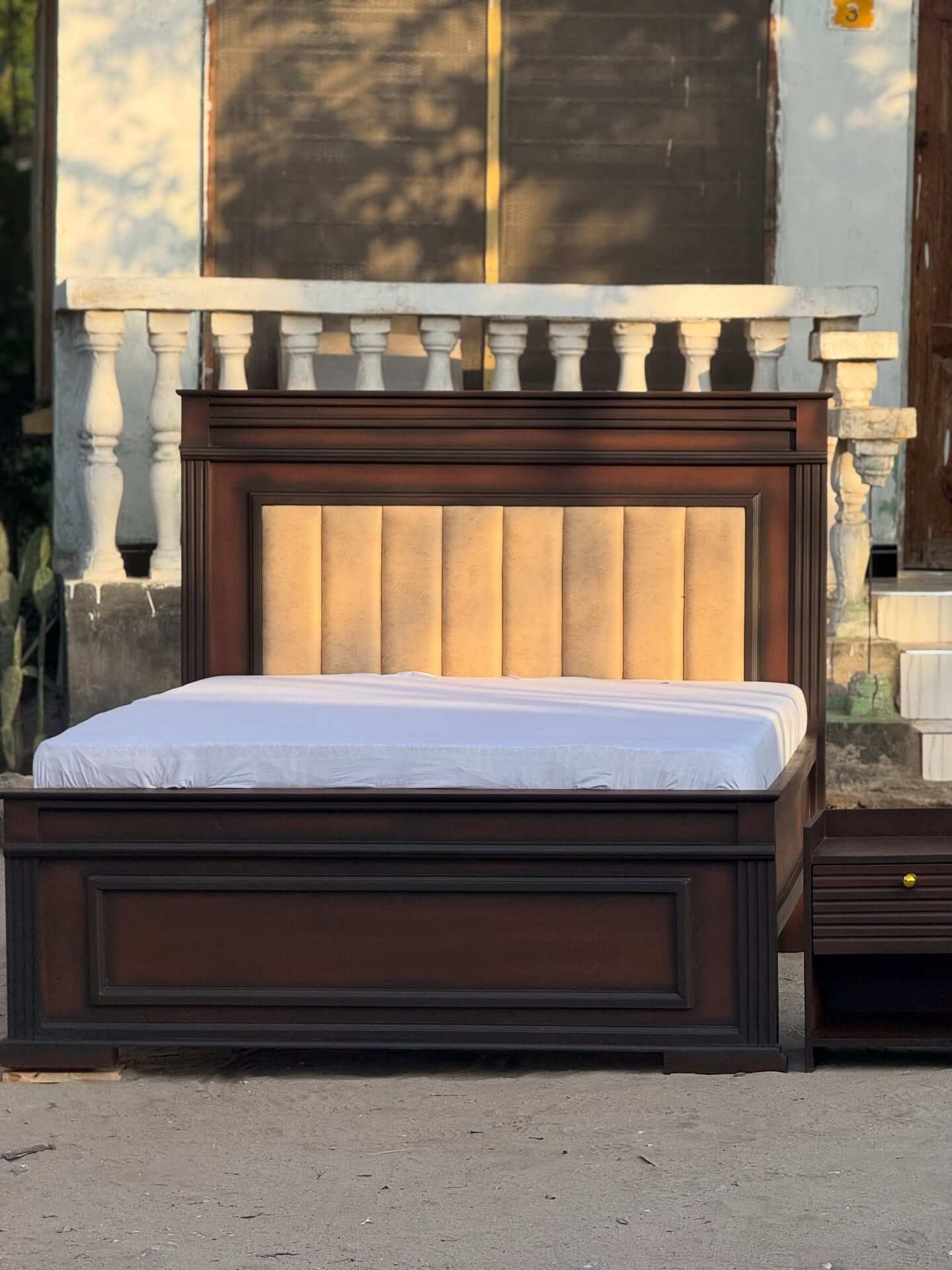 Transform Your Space: Captivating Dark Wood Bedroom Ideas for a Cozy Retreat 16