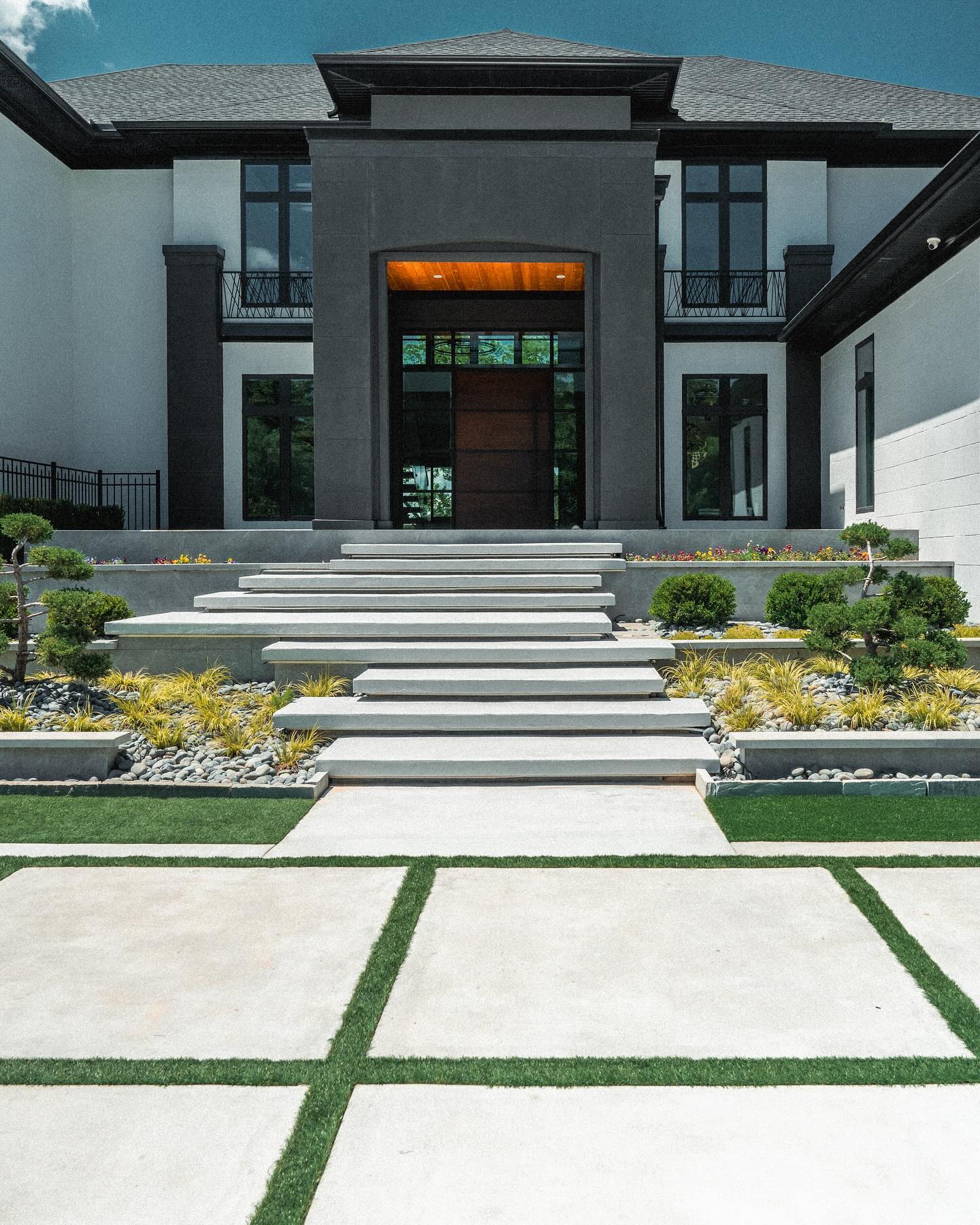 10 Stunning Front Porch Step Ideas to Elevate Your Home's Curb Appeal 16