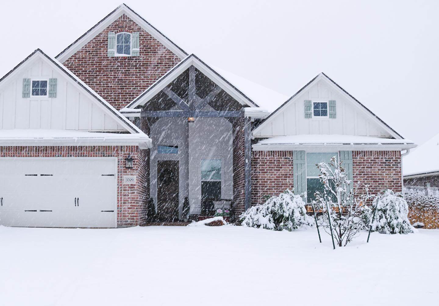 Cozy Up Your Home: 10 Captivating Farmhouse Winter Decor Ideas 16