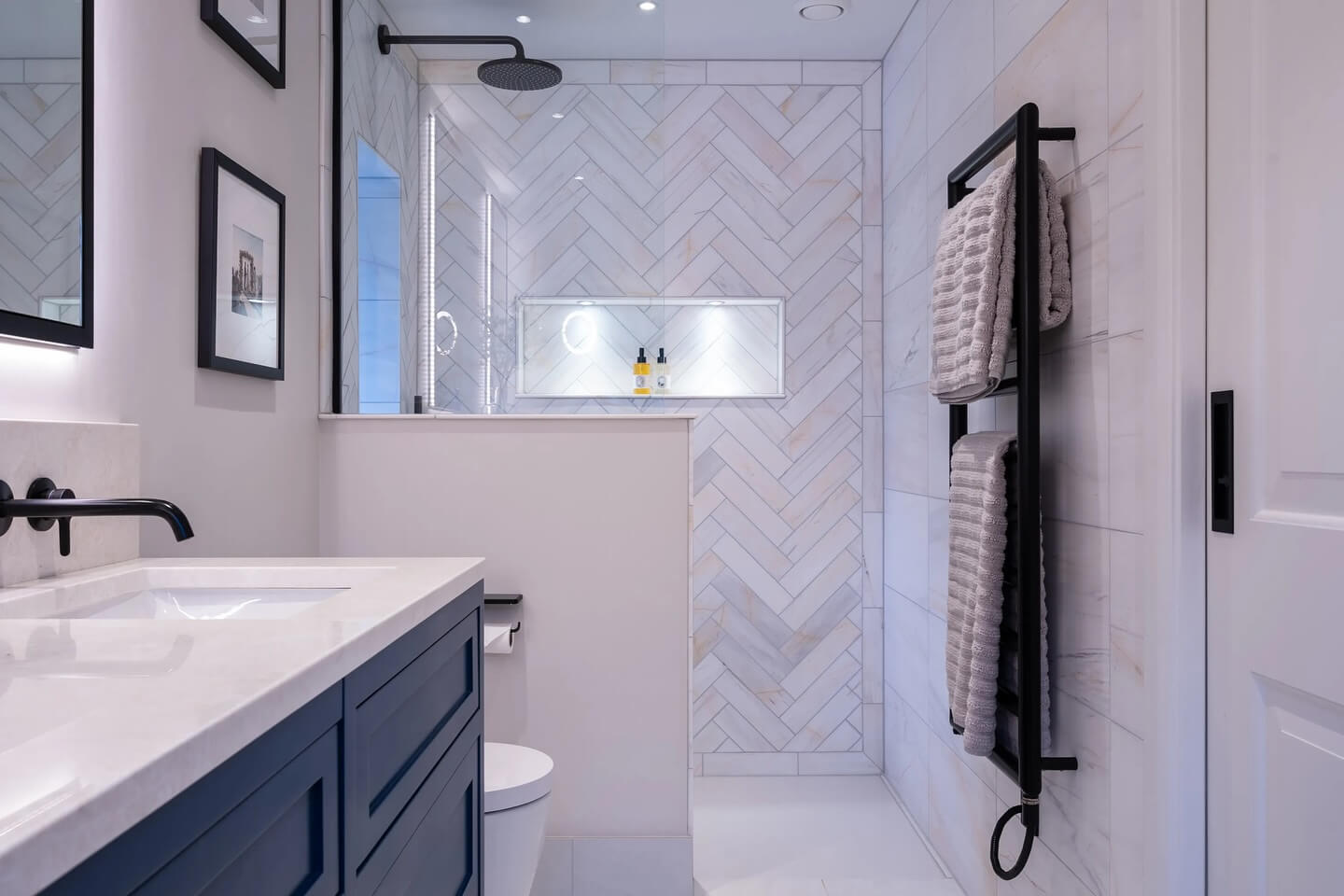 Transform Your Home with These Exquisite Luxury Bathroom Ideas 17