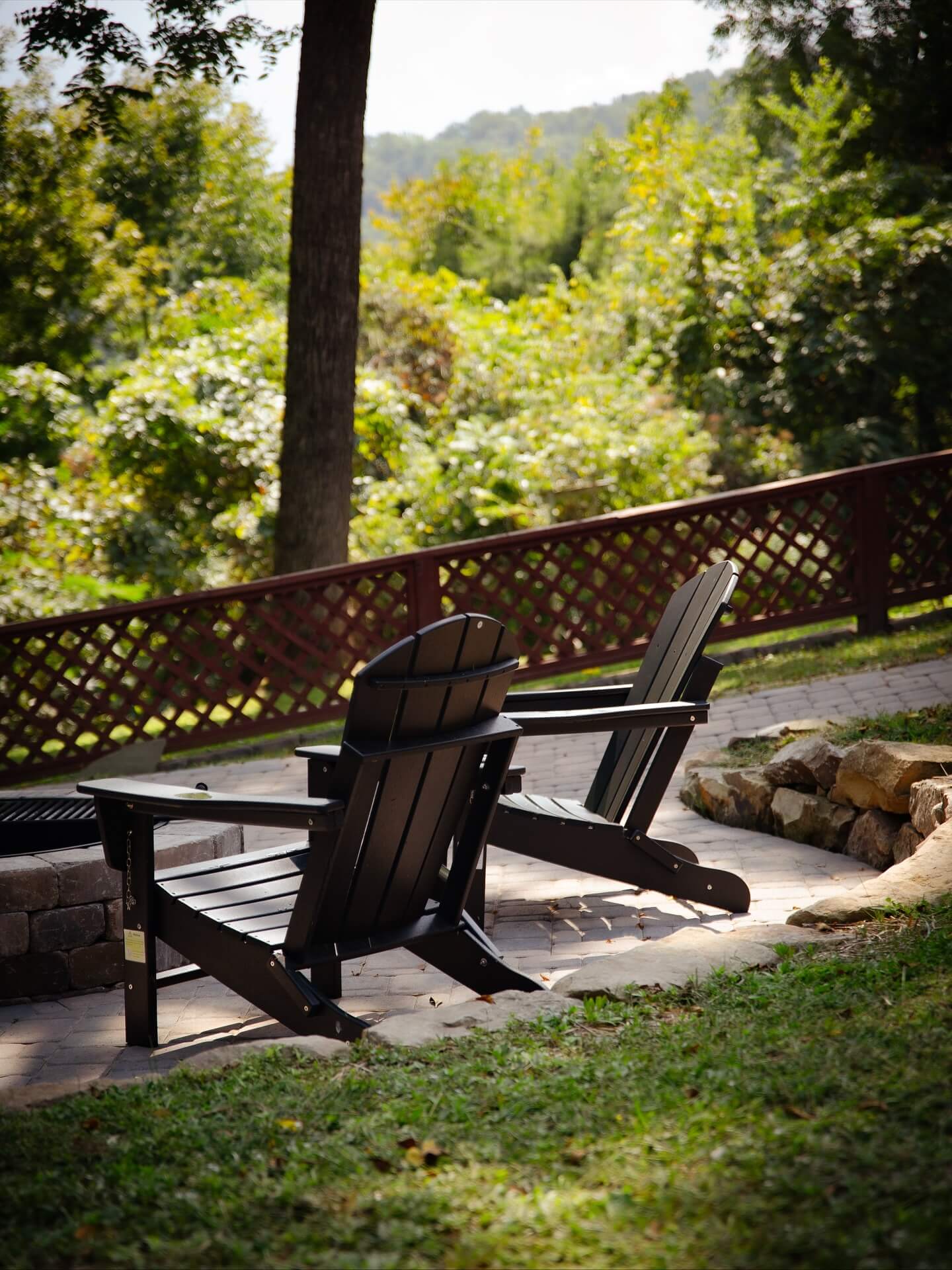 Transform Your Backyard with These Creative Outdoor Fire Pit Seating Area Ideas 17