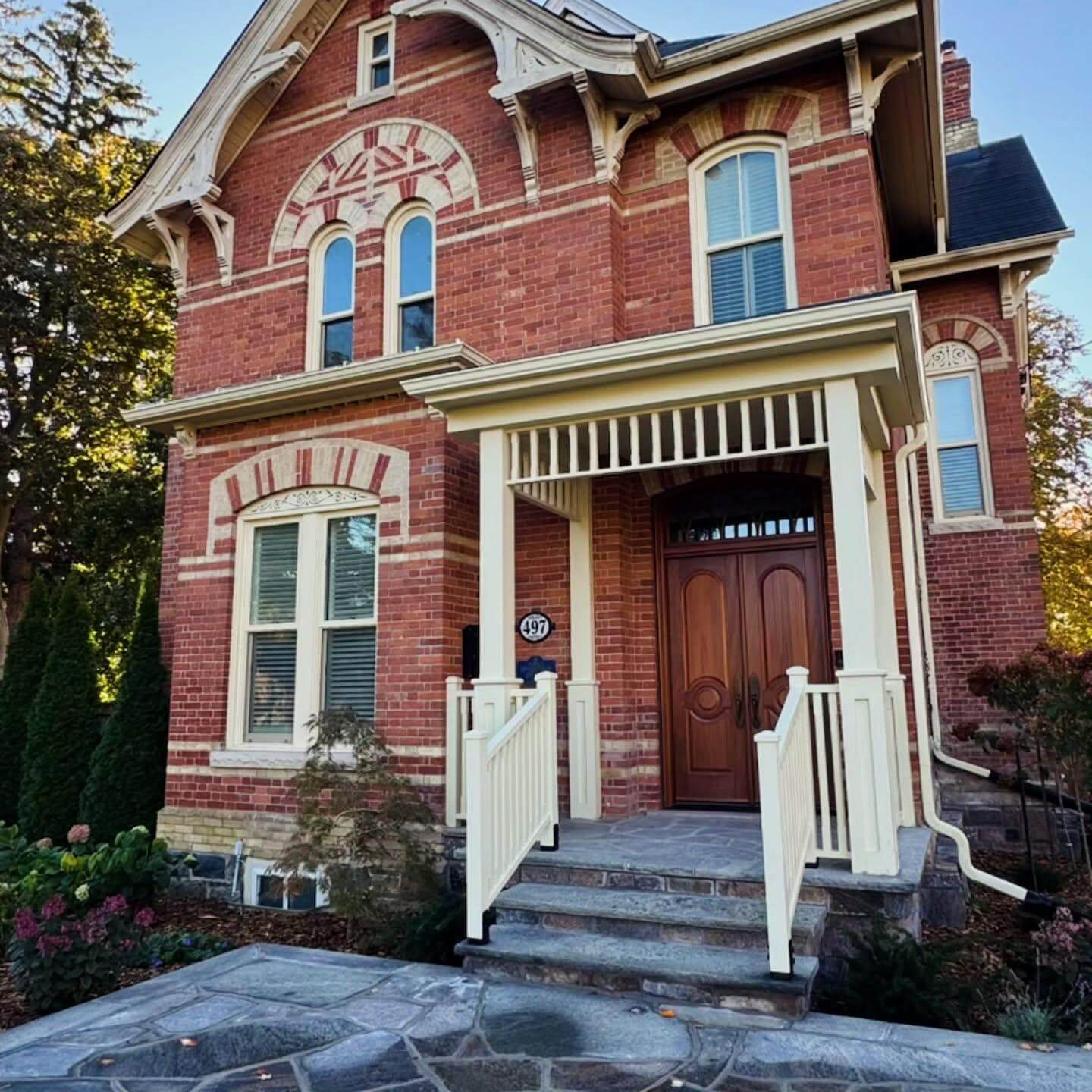 10 Stunning Porch Railing Ideas to Elevate Your Outdoor Space 17