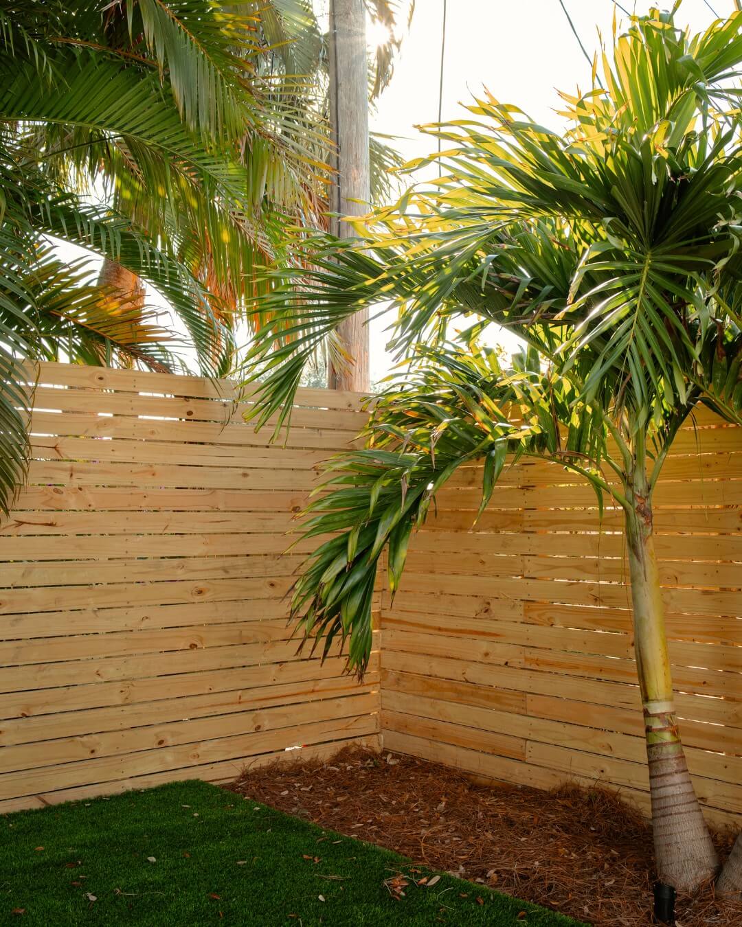 Creative Corner Fence Ideas to Elevate Your Outdoor Space 17