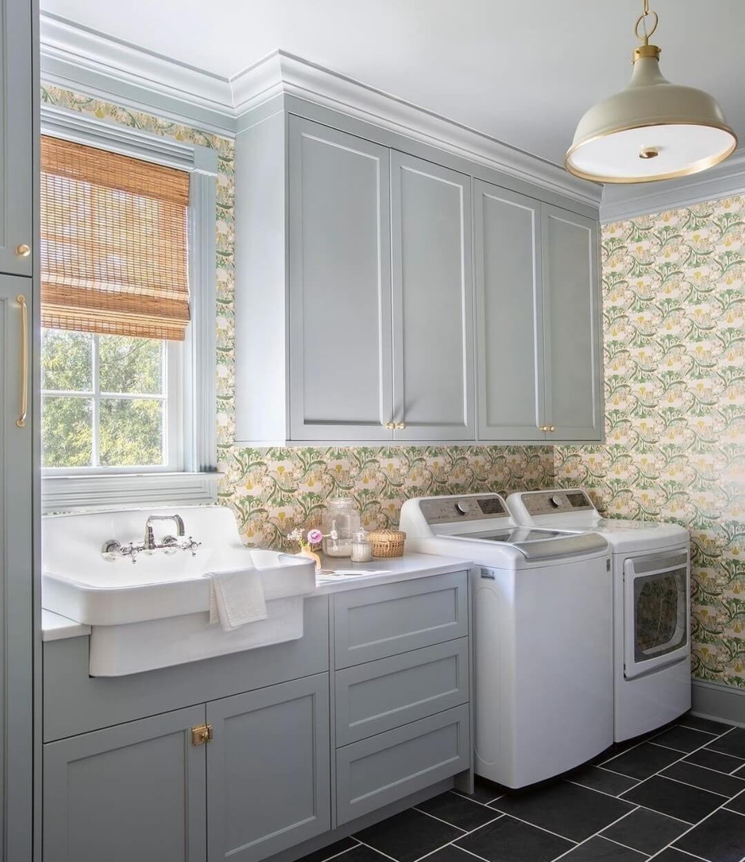 Brighten Up Your Space: Stunning Laundry Room Lighting Decor Ideas 17