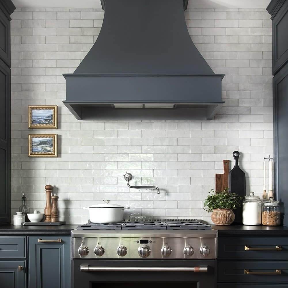 10 Captivating Moody Kitchen Ideas to Transform Your Cooking Space 17