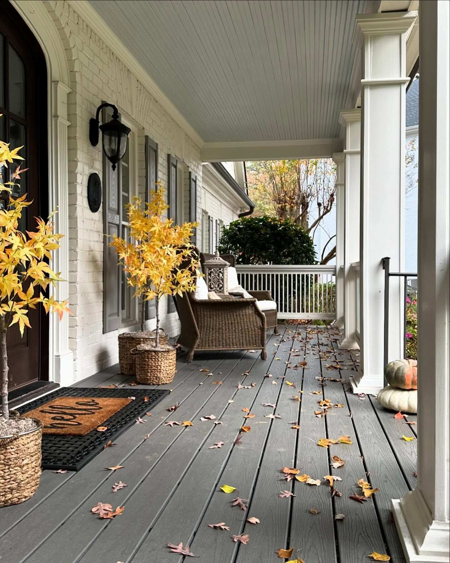 10 Enchanting Front Porch Decor Ideas That Will Transform Your Outdoor Space 18