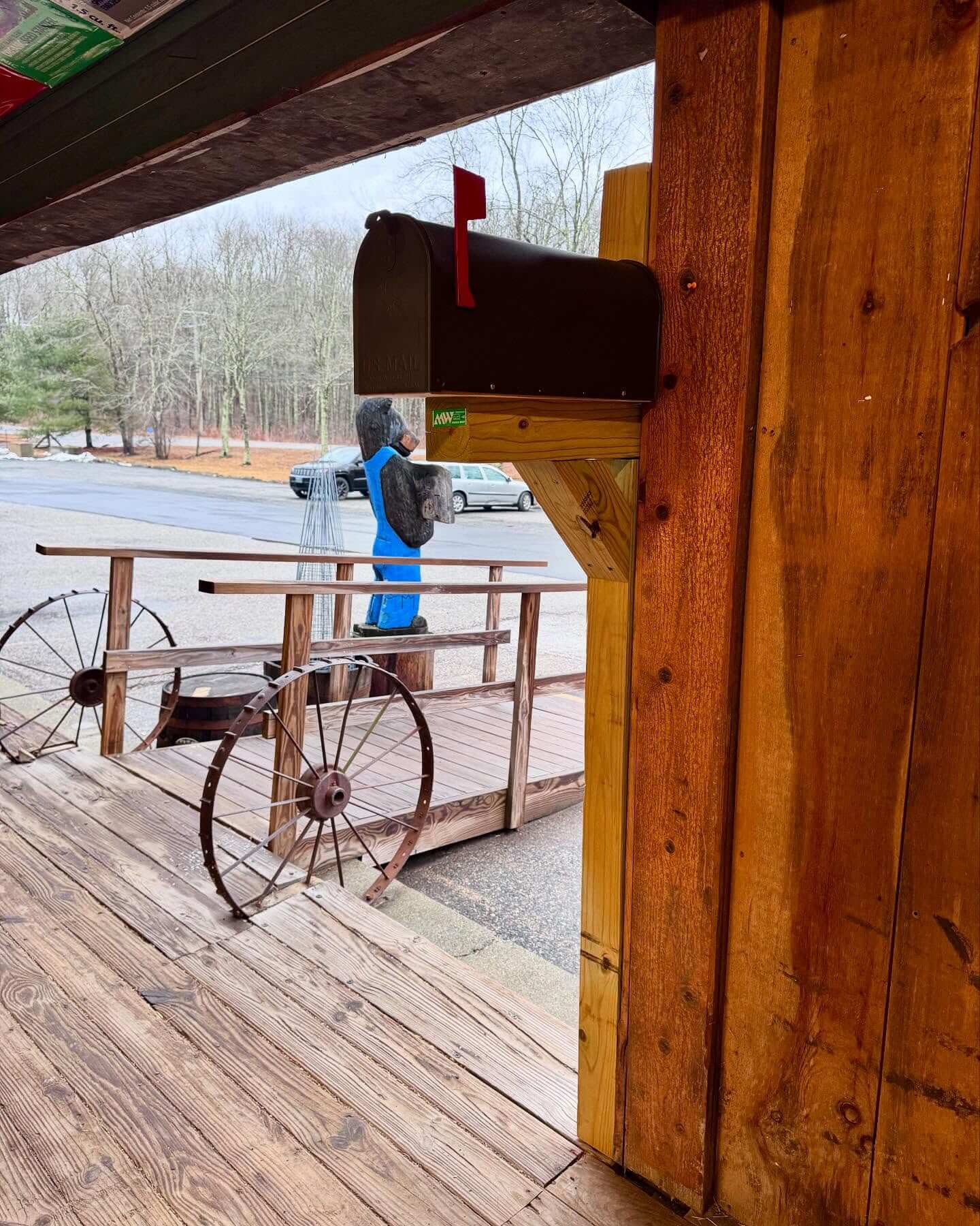 Creative Mailbox Decor Ideas: Transform Your Curb Appeal with Artistic Flair 18