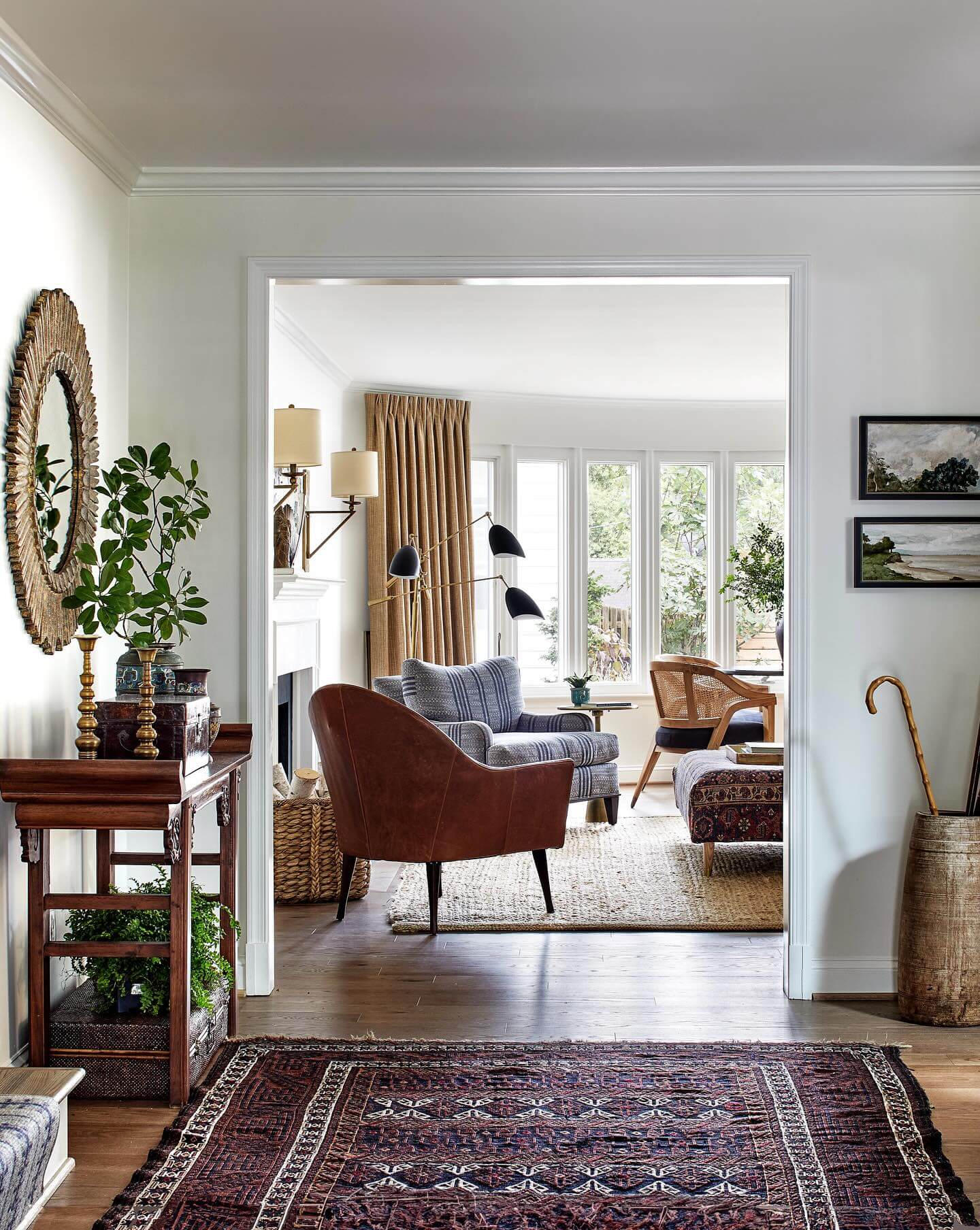 Transform Your Entryway: Inspiring Foyer Decor Ideas to Impress Every Guest 18