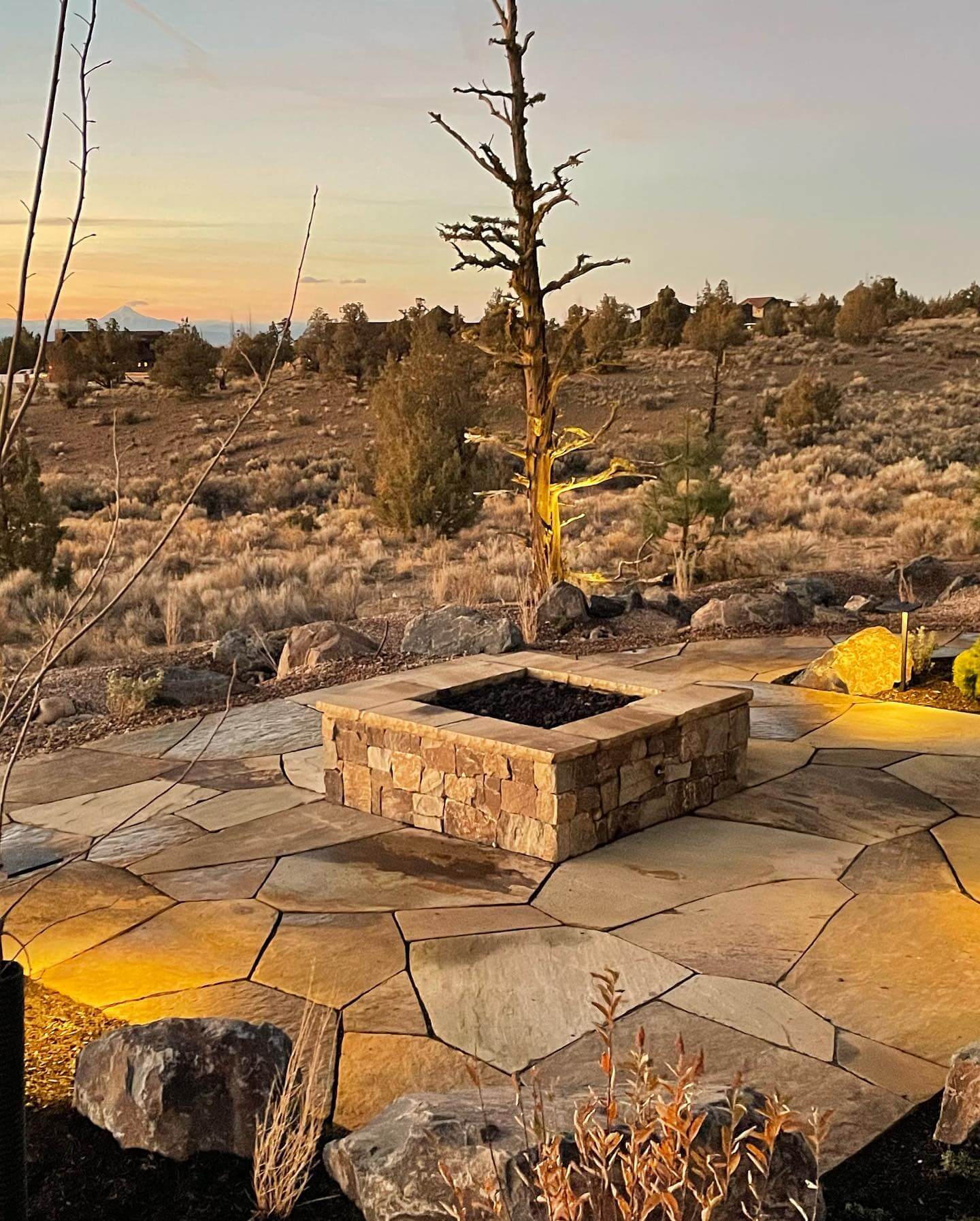 Stunning Stone Fire Pit Ideas for a Cozy Outdoor Retreat 18
