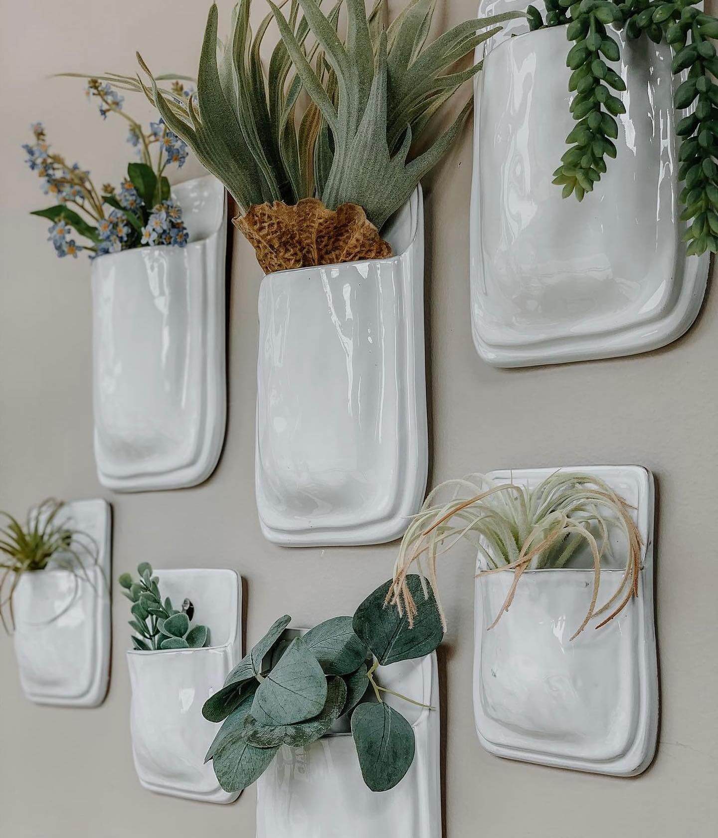 Transform Your Garden with These Creative Vertical Pocket Planter Ideas 18